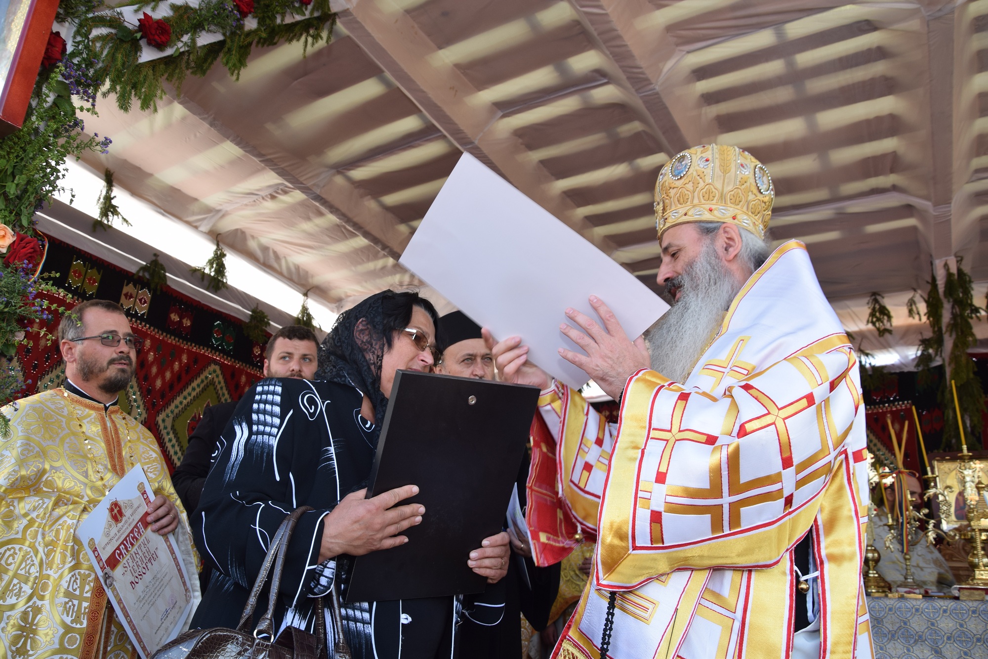 Sfințire de biserică la Balta Arsă (Galerie foto)