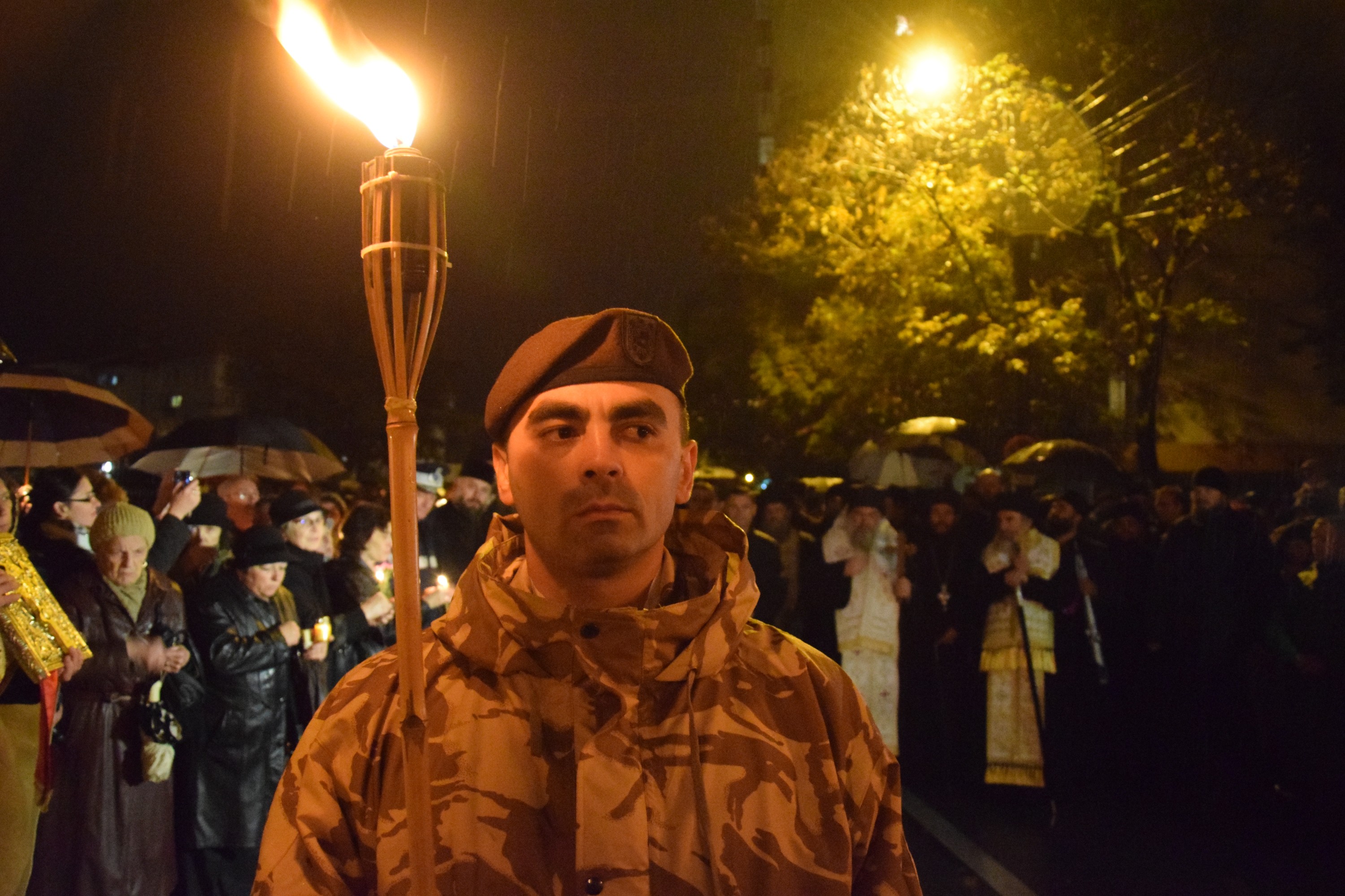 Prin frig și ploaie: pelerini din toată țara au străbătut „Calea Sfinților”