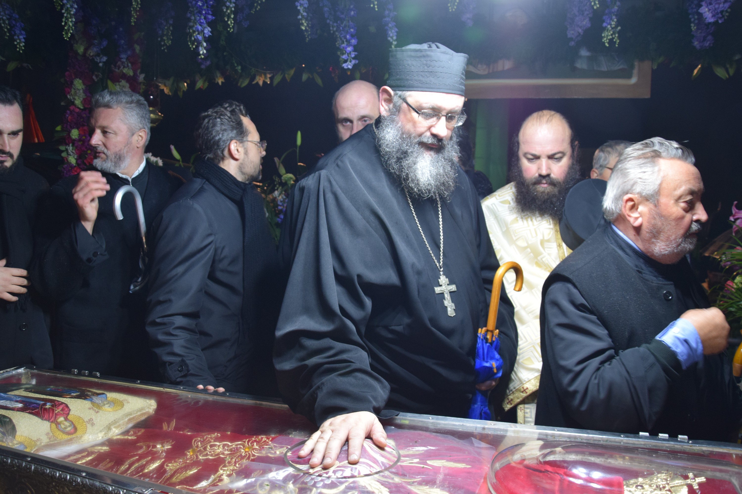 Prin frig și ploaie: pelerini din toată țara au străbătut „Calea Sfinților”