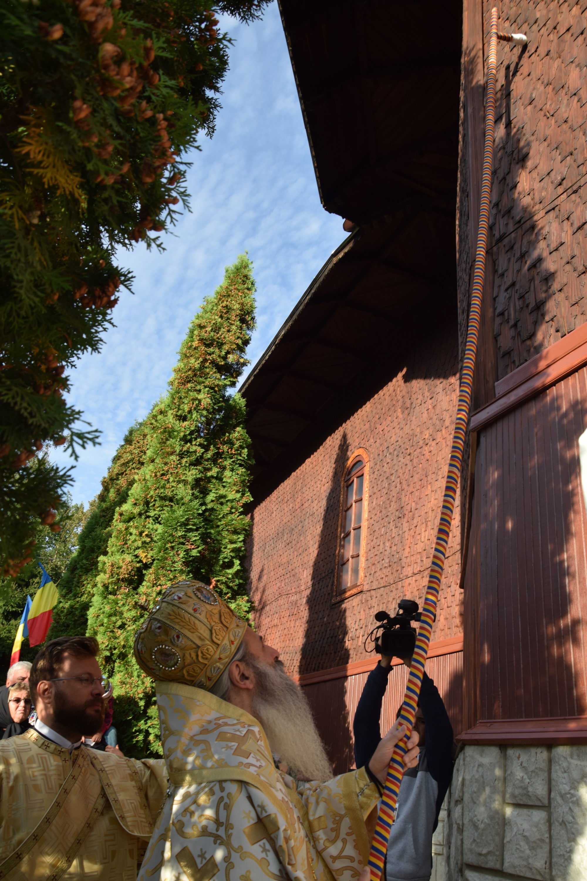 Sărbătoare la Negulești: IPS Mitropolit Teofan a resfințit biserica parohială