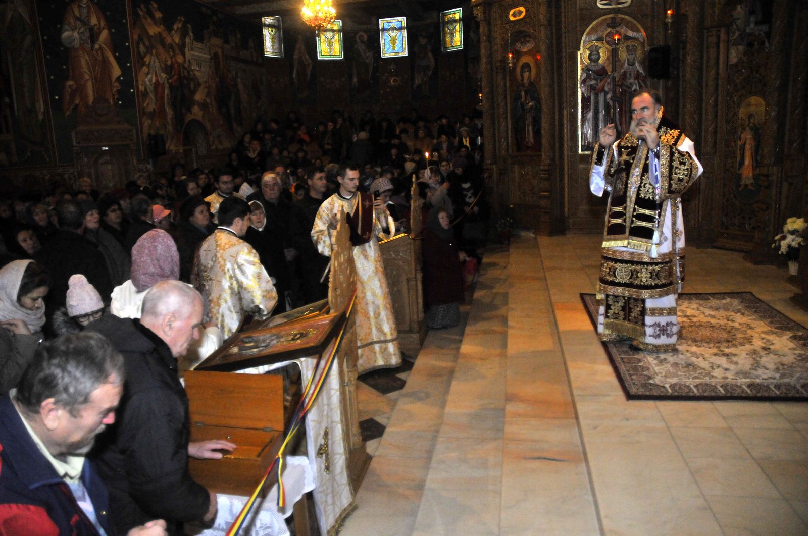 Hram la „Mitroviţa Bacăului“ Hram la „Mitroviţa Bacăului“