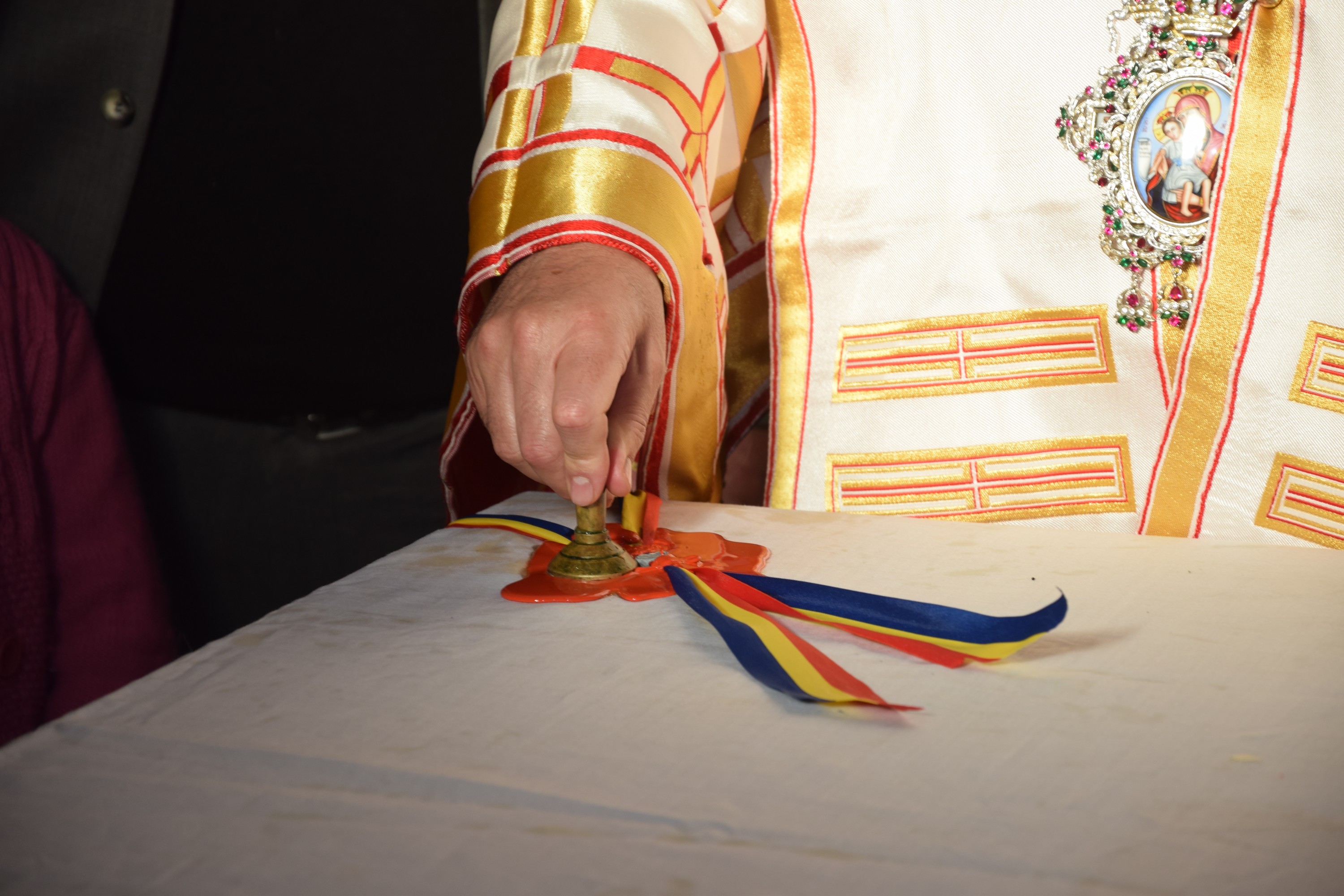 Sfințire de biserică la Balta Arsă (Galerie foto)