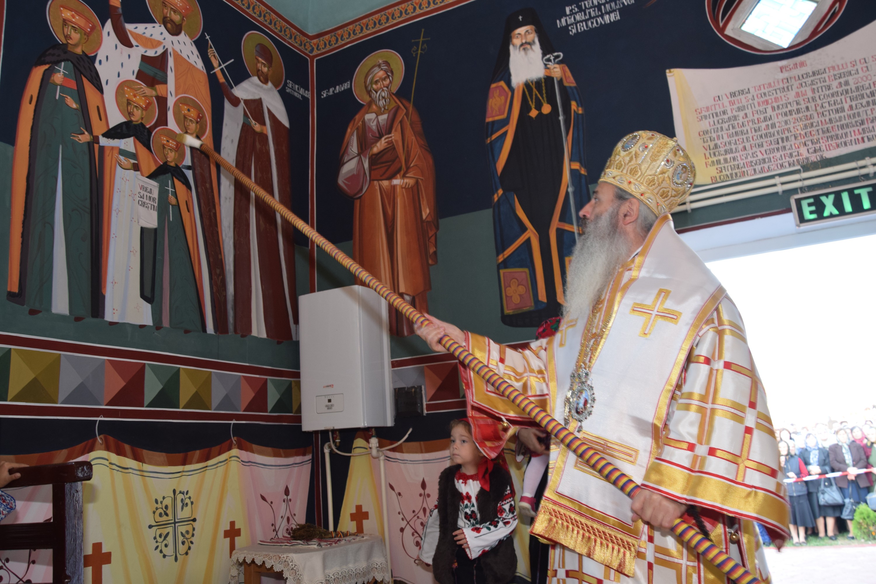 Sfințire de biserică la Balta Arsă (Galerie foto)