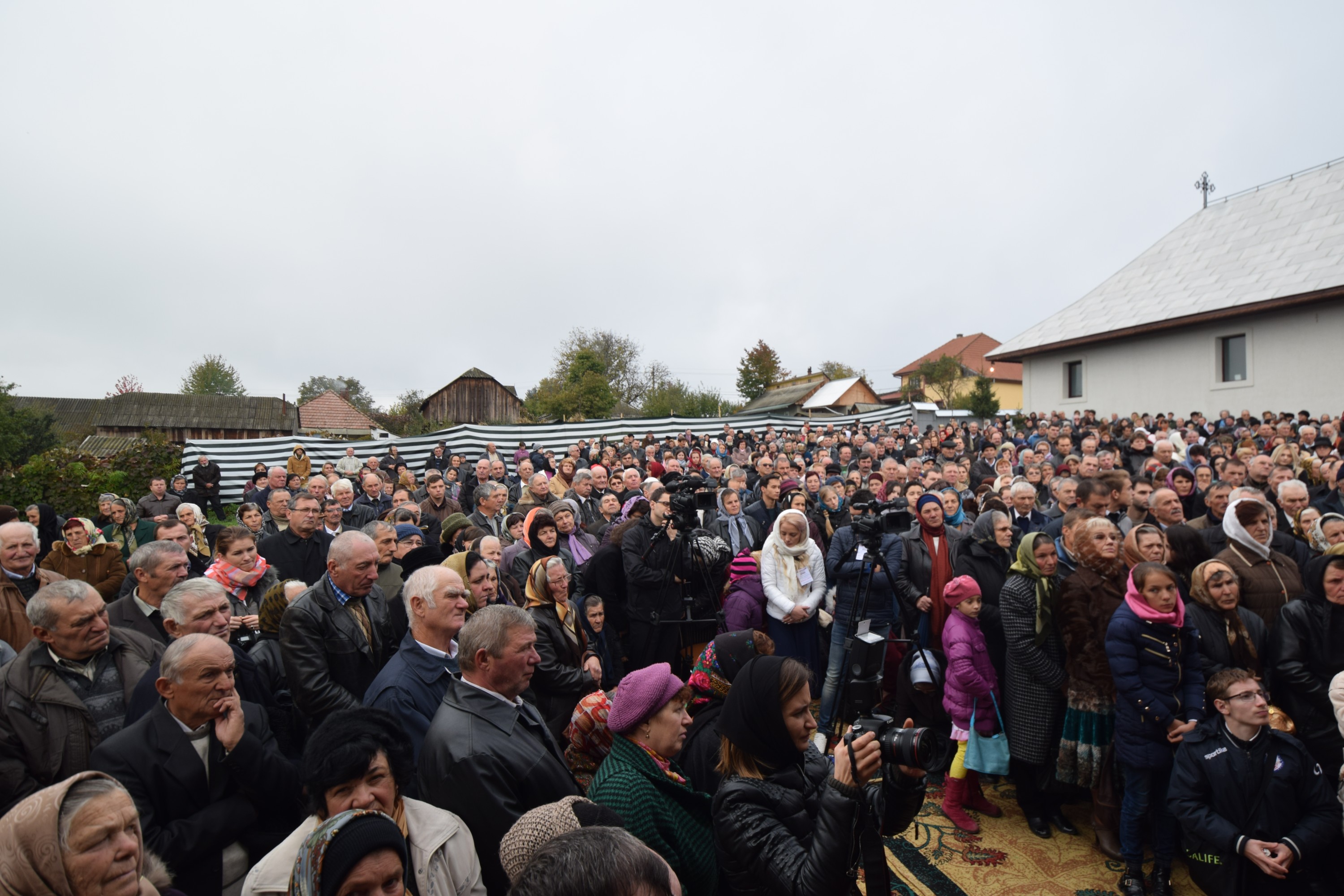 O nouă biserică închinată Sfintei Cuvioase Parascheva, sfințită de IPS Părinte Mitropolit Teofan O nouă biserică închinată Sfintei Cuvioase Parascheva, sfințită de IPS Părinte Mitropolit Teofan