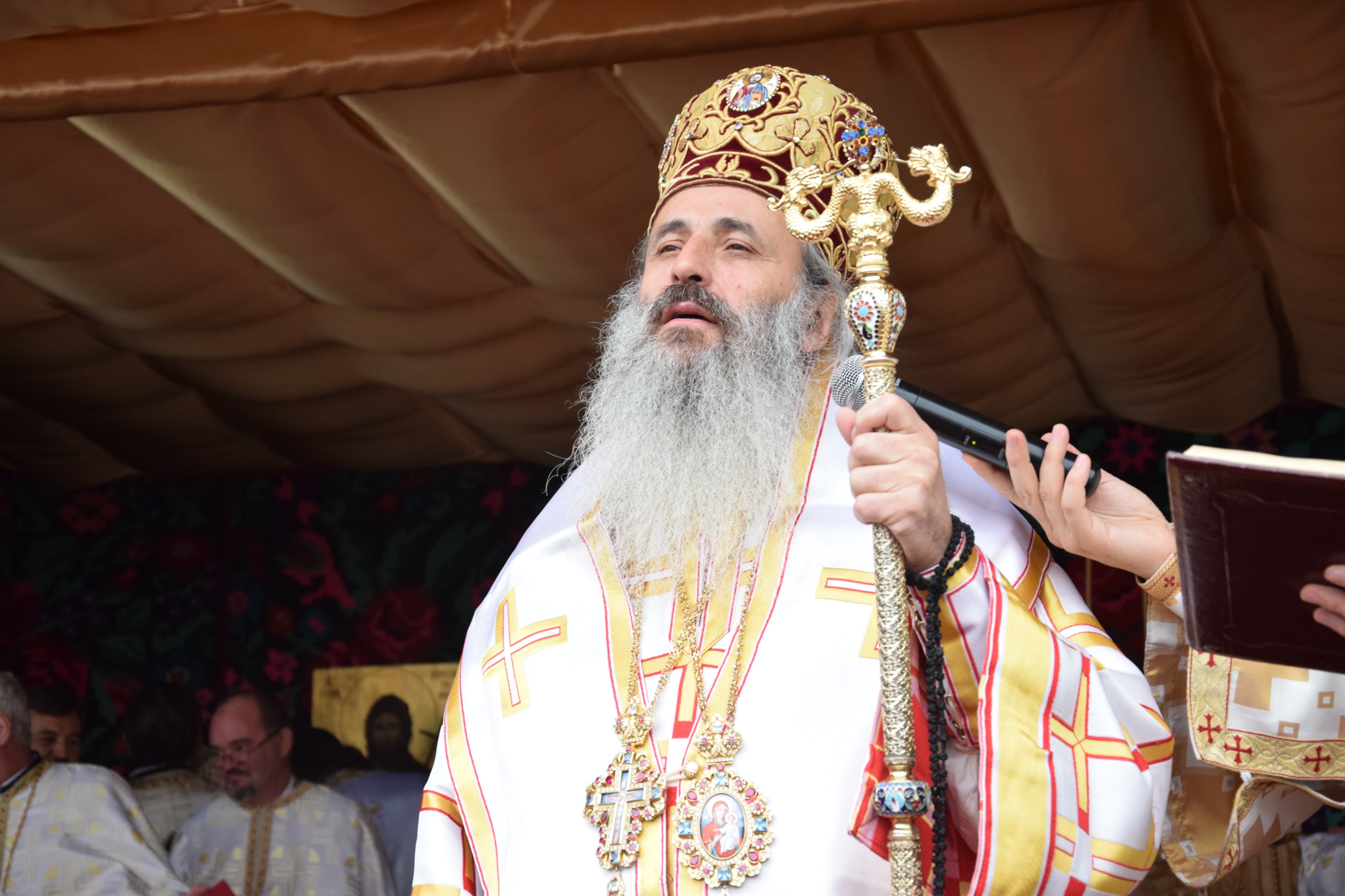 O nouă biserică închinată Sfintei Cuvioase Parascheva, sfințită de IPS Părinte Mitropolit Teofan O nouă biserică închinată Sfintei Cuvioase Parascheva, sfințită de IPS Părinte Mitropolit Teofan