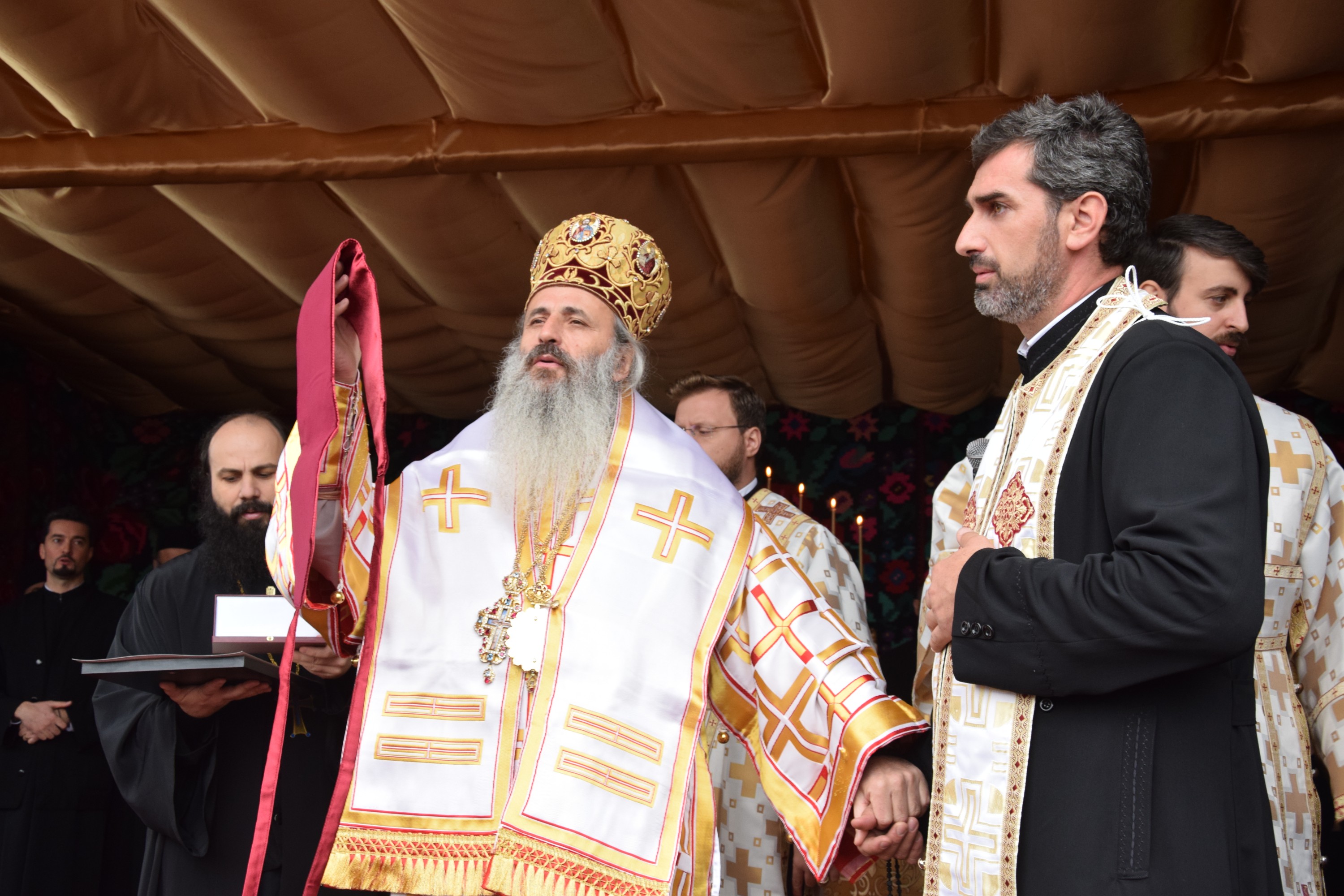 O nouă biserică închinată Sfintei Cuvioase Parascheva, sfințită de IPS Părinte Mitropolit Teofan O nouă biserică închinată Sfintei Cuvioase Parascheva, sfințită de IPS Părinte Mitropolit Teofan