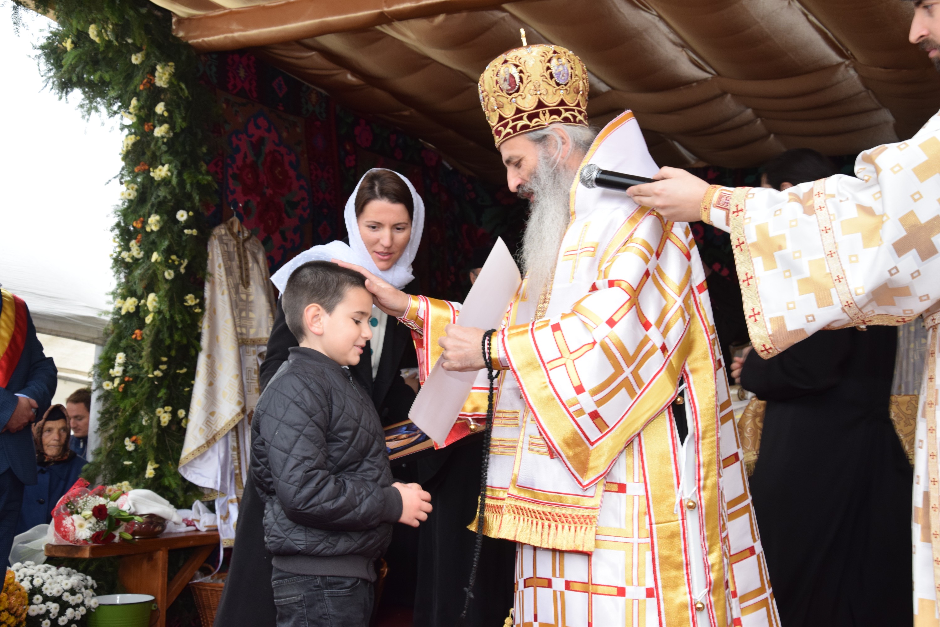 O nouă biserică închinată Sfintei Cuvioase Parascheva, sfințită de IPS Părinte Mitropolit Teofan O nouă biserică închinată Sfintei Cuvioase Parascheva, sfințită de IPS Părinte Mitropolit Teofan