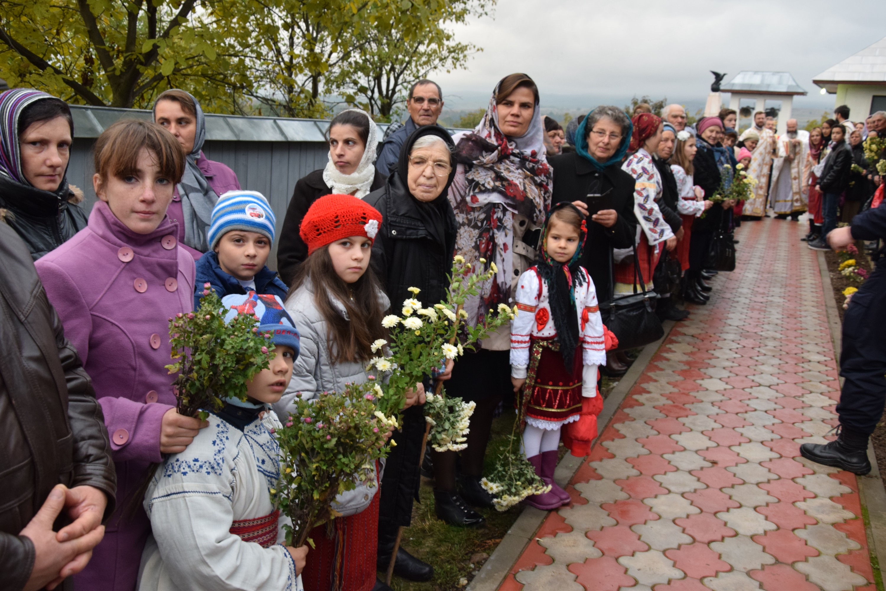 O nouă biserică închinată Sfintei Cuvioase Parascheva, sfințită de IPS Părinte Mitropolit Teofan O nouă biserică închinată Sfintei Cuvioase Parascheva, sfințită de IPS Părinte Mitropolit Teofan