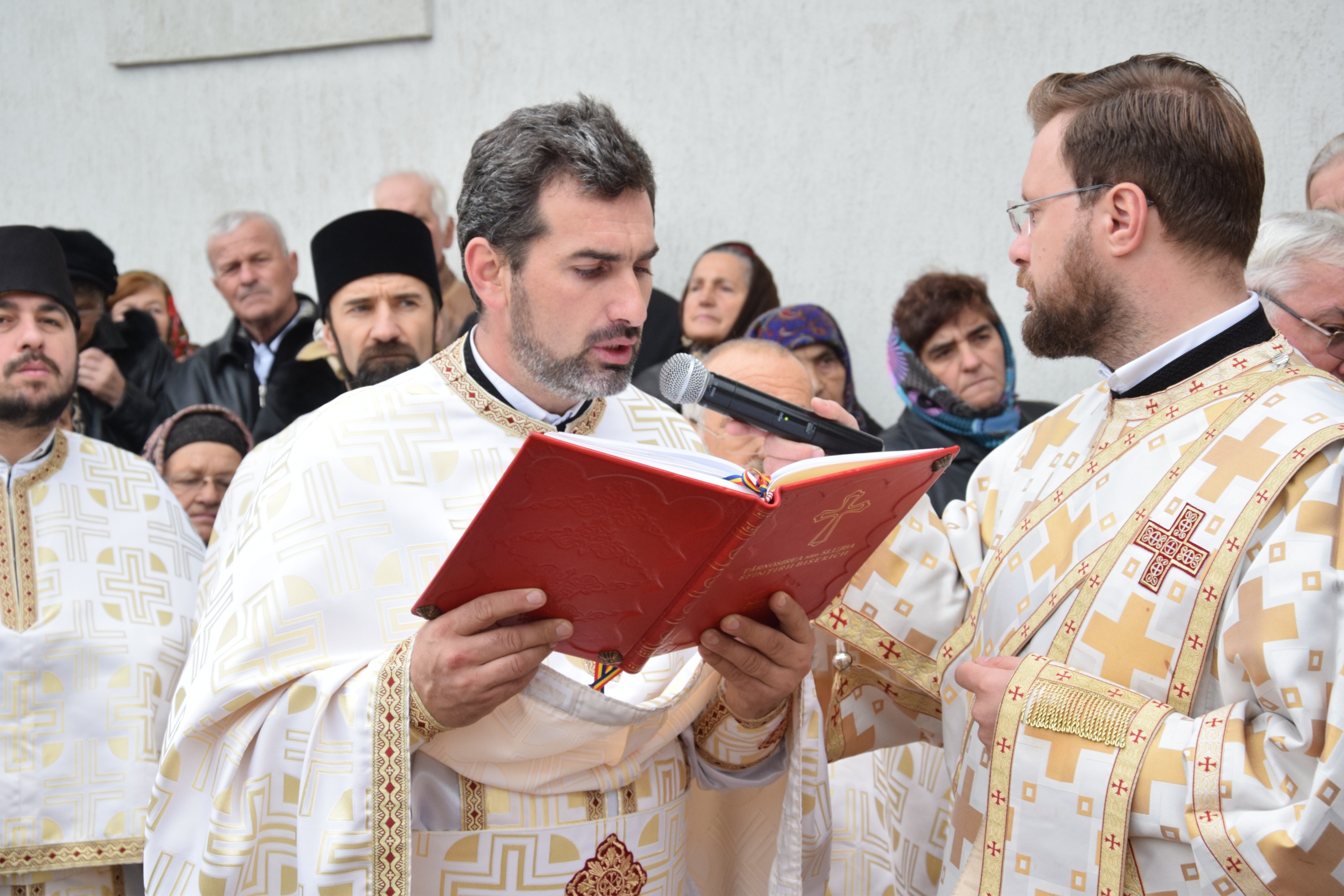 O nouă biserică închinată Sfintei Cuvioase Parascheva, sfințită de IPS Părinte Mitropolit Teofan O nouă biserică închinată Sfintei Cuvioase Parascheva, sfințită de IPS Părinte Mitropolit Teofan