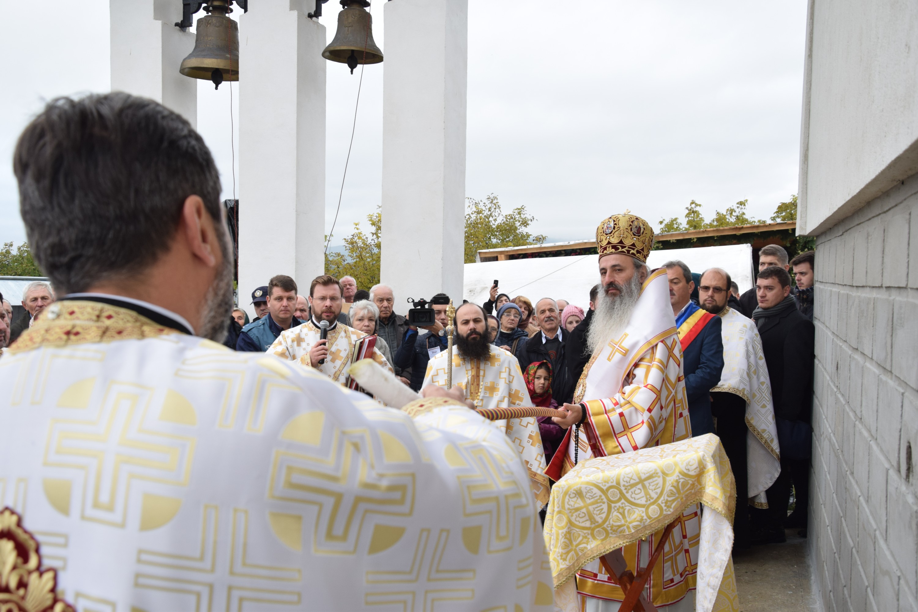O nouă biserică închinată Sfintei Cuvioase Parascheva, sfințită de IPS Părinte Mitropolit Teofan O nouă biserică închinată Sfintei Cuvioase Parascheva, sfințită de IPS Părinte Mitropolit Teofan