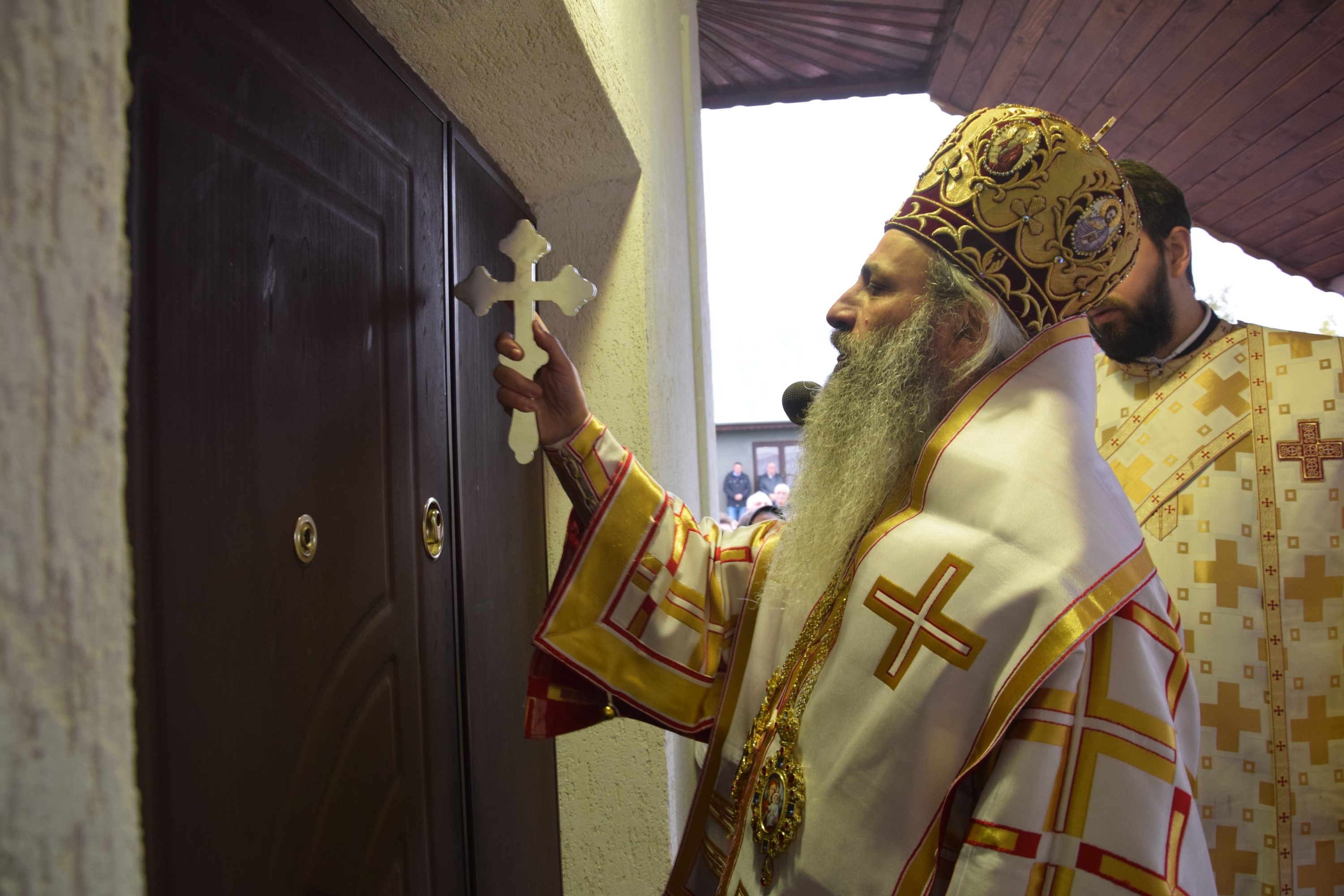 O nouă biserică închinată Sfintei Cuvioase Parascheva, sfințită de IPS Părinte Mitropolit Teofan O nouă biserică închinată Sfintei Cuvioase Parascheva, sfințită de IPS Părinte Mitropolit Teofan