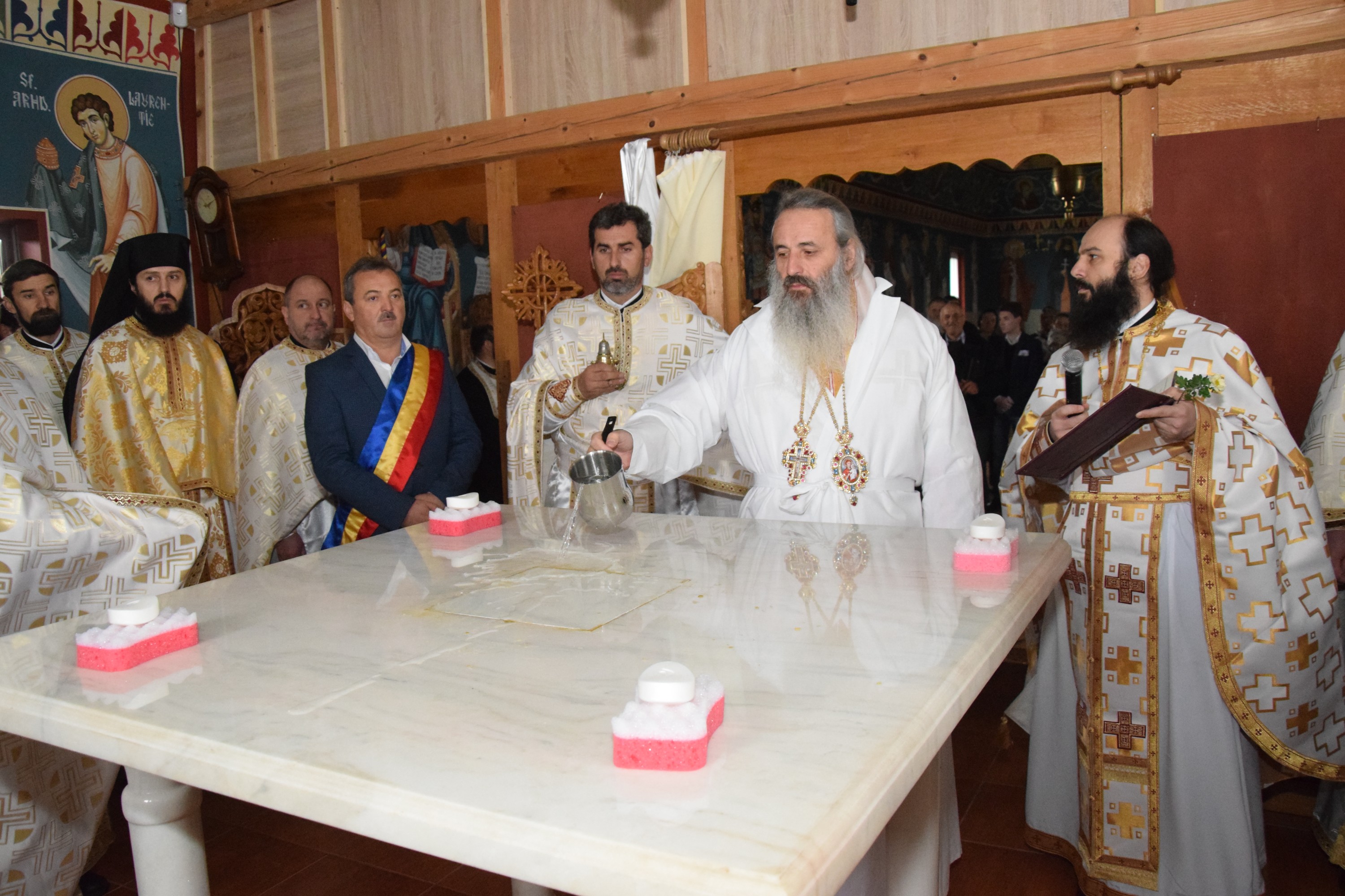 O nouă biserică închinată Sfintei Cuvioase Parascheva, sfințită de IPS Părinte Mitropolit Teofan O nouă biserică închinată Sfintei Cuvioase Parascheva, sfințită de IPS Părinte Mitropolit Teofan