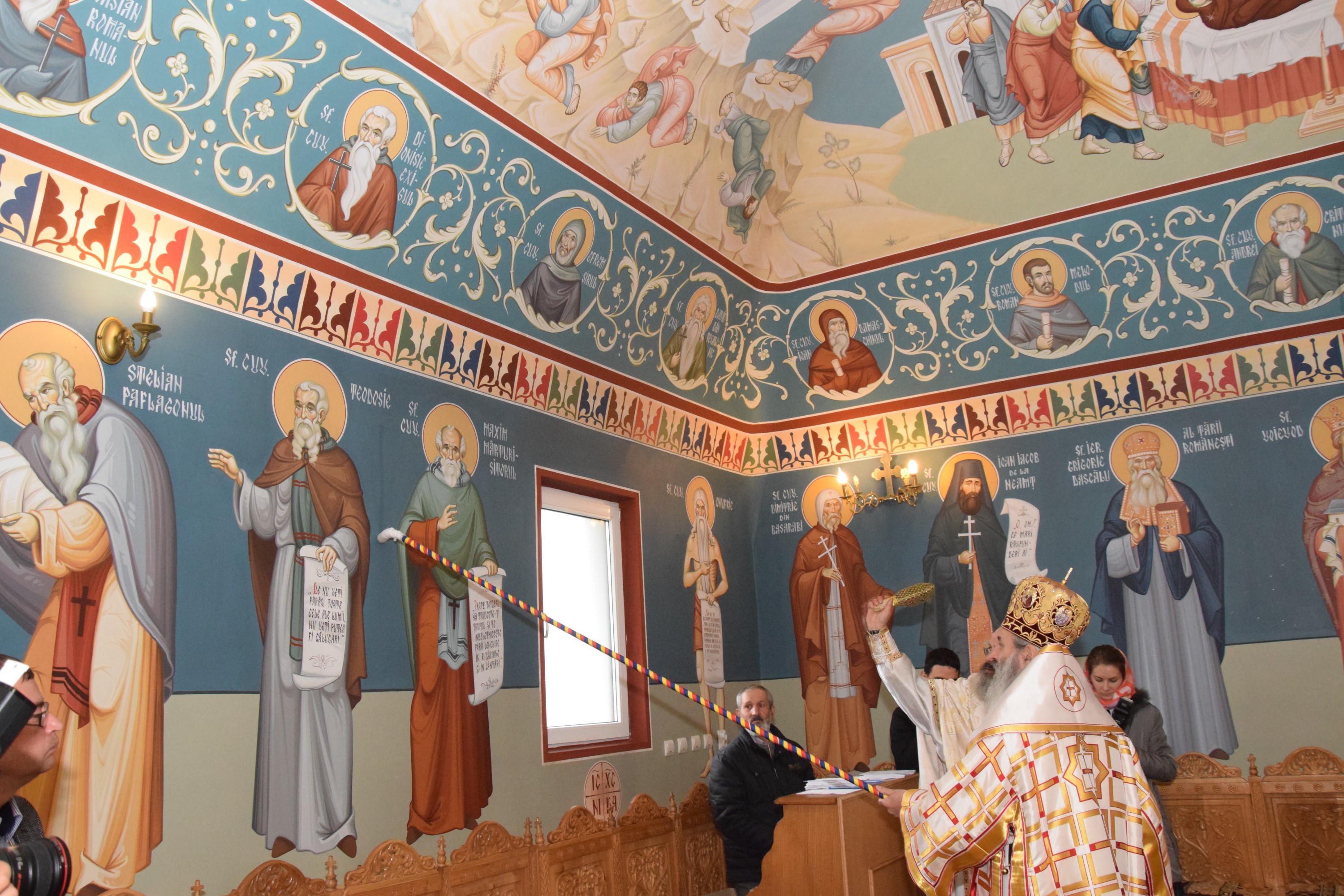 O nouă biserică închinată Sfintei Cuvioase Parascheva, sfințită de IPS Părinte Mitropolit Teofan O nouă biserică închinată Sfintei Cuvioase Parascheva, sfințită de IPS Părinte Mitropolit Teofan