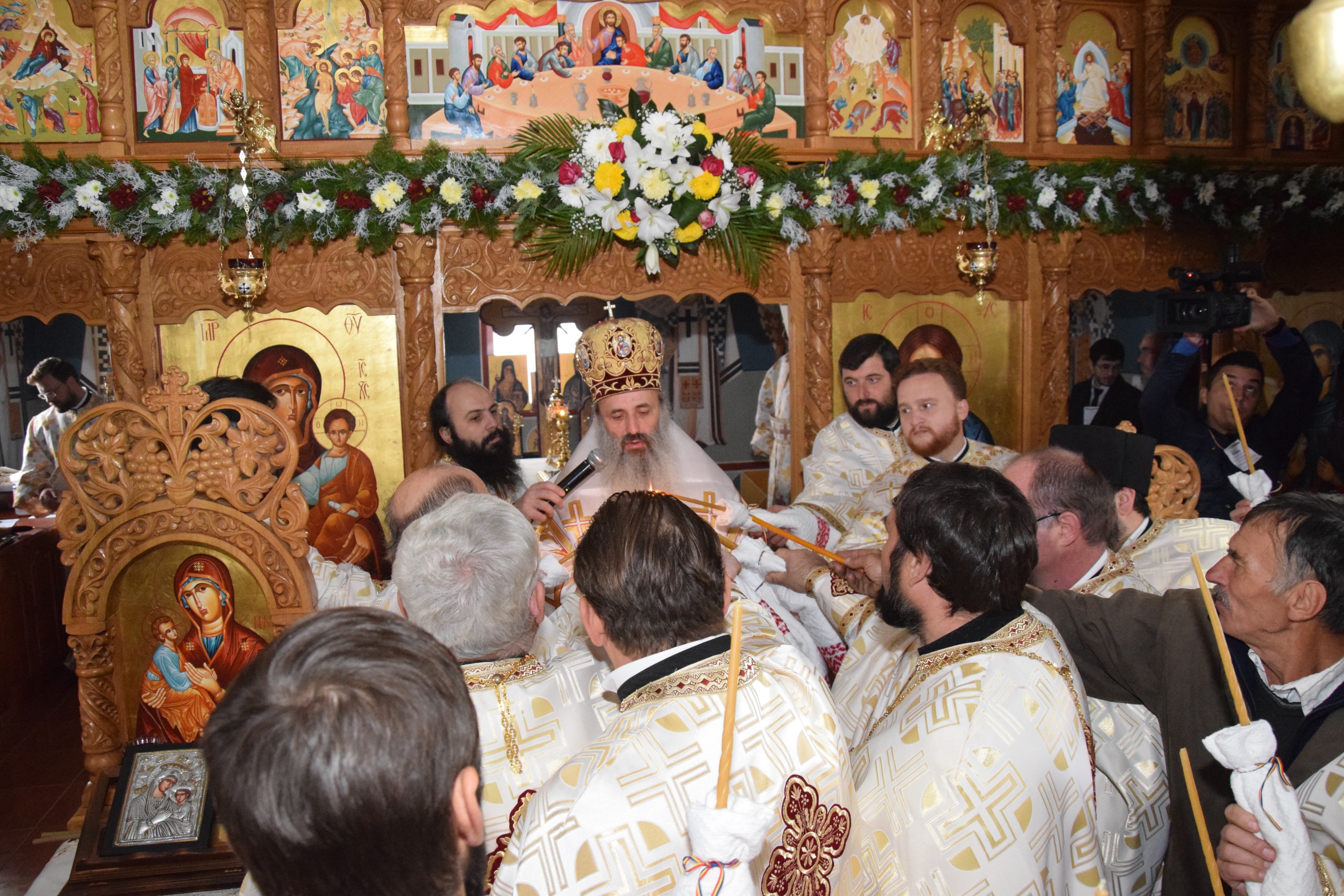 O nouă biserică închinată Sfintei Cuvioase Parascheva, sfințită de IPS Părinte Mitropolit Teofan O nouă biserică închinată Sfintei Cuvioase Parascheva, sfințită de IPS Părinte Mitropolit Teofan