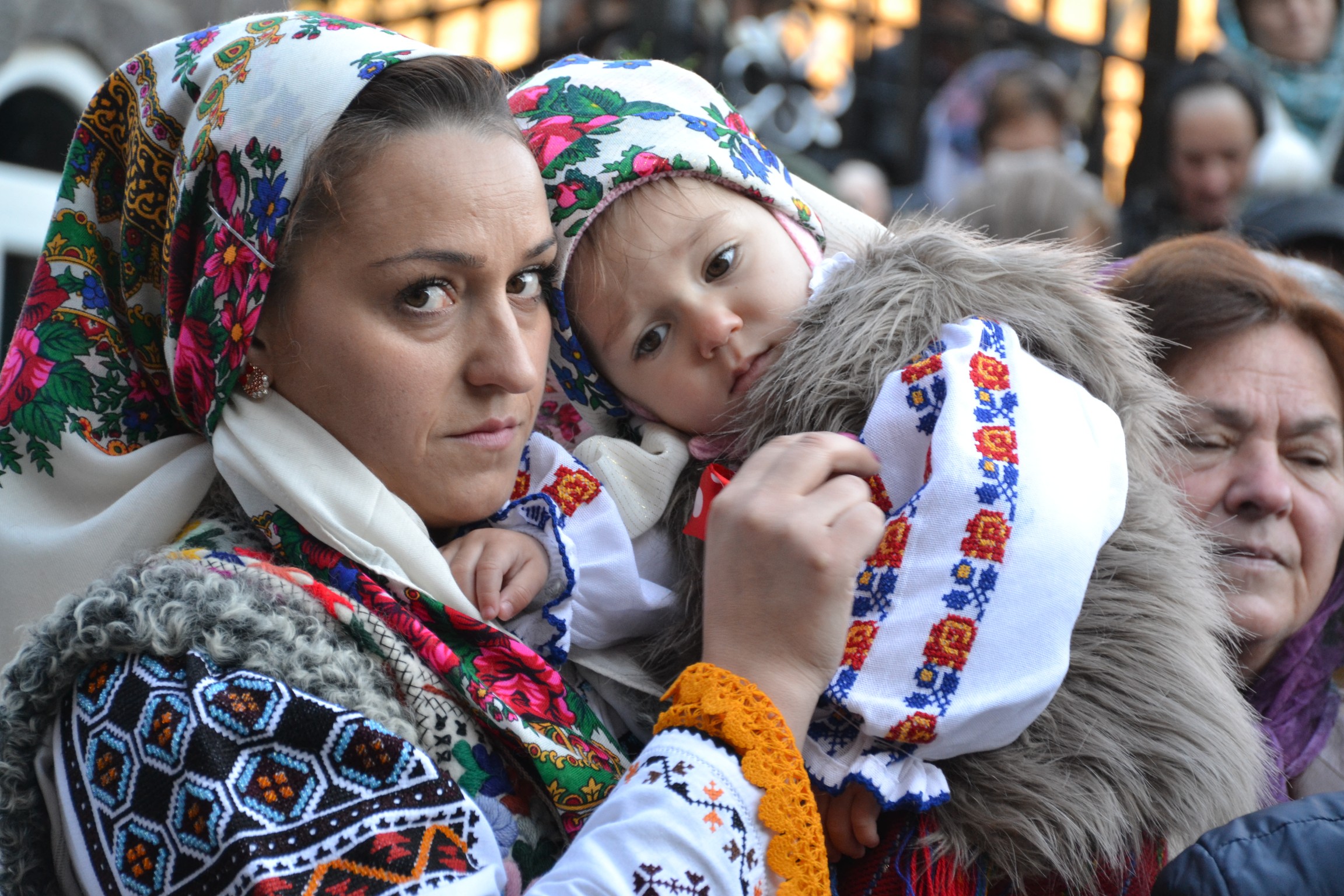 Sfințire de biserică la Piatra Șoimului, după 16 ani de lucrări Sfințire de biserică la Piatra Șoimului, după 16 ani de lucrări