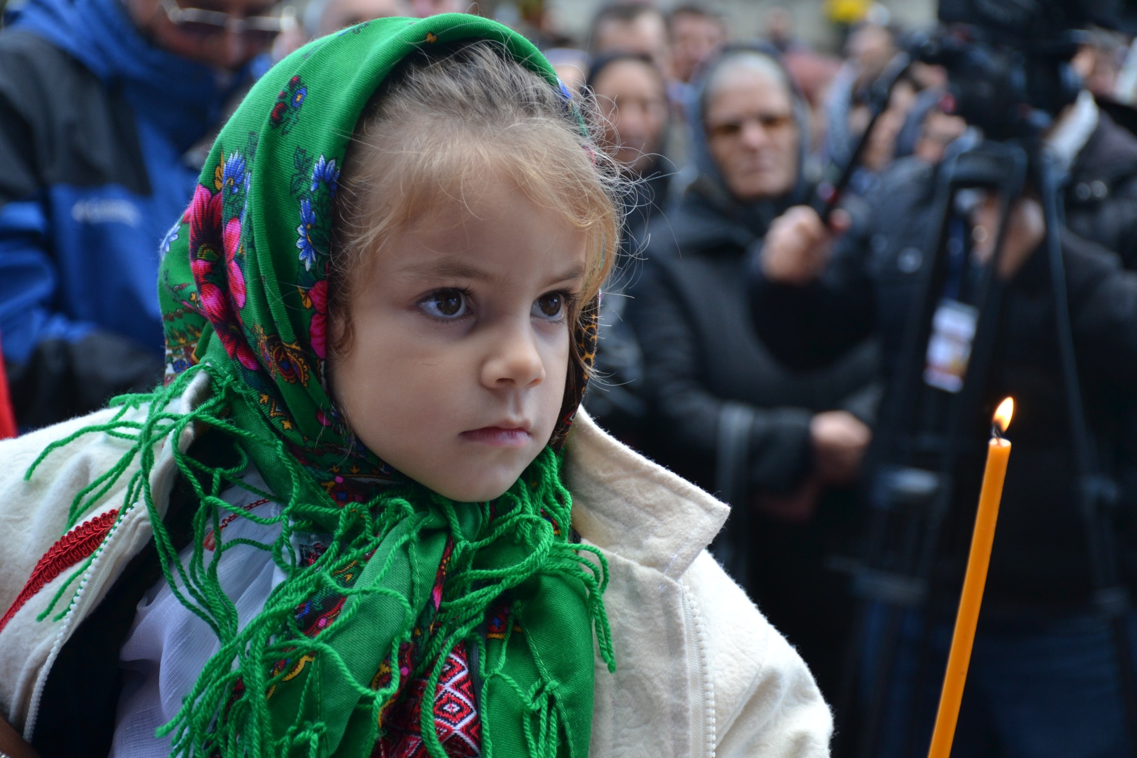 Sfințire de biserică la Piatra Șoimului, după 16 ani de lucrări Sfințire de biserică la Piatra Șoimului, după 16 ani de lucrări