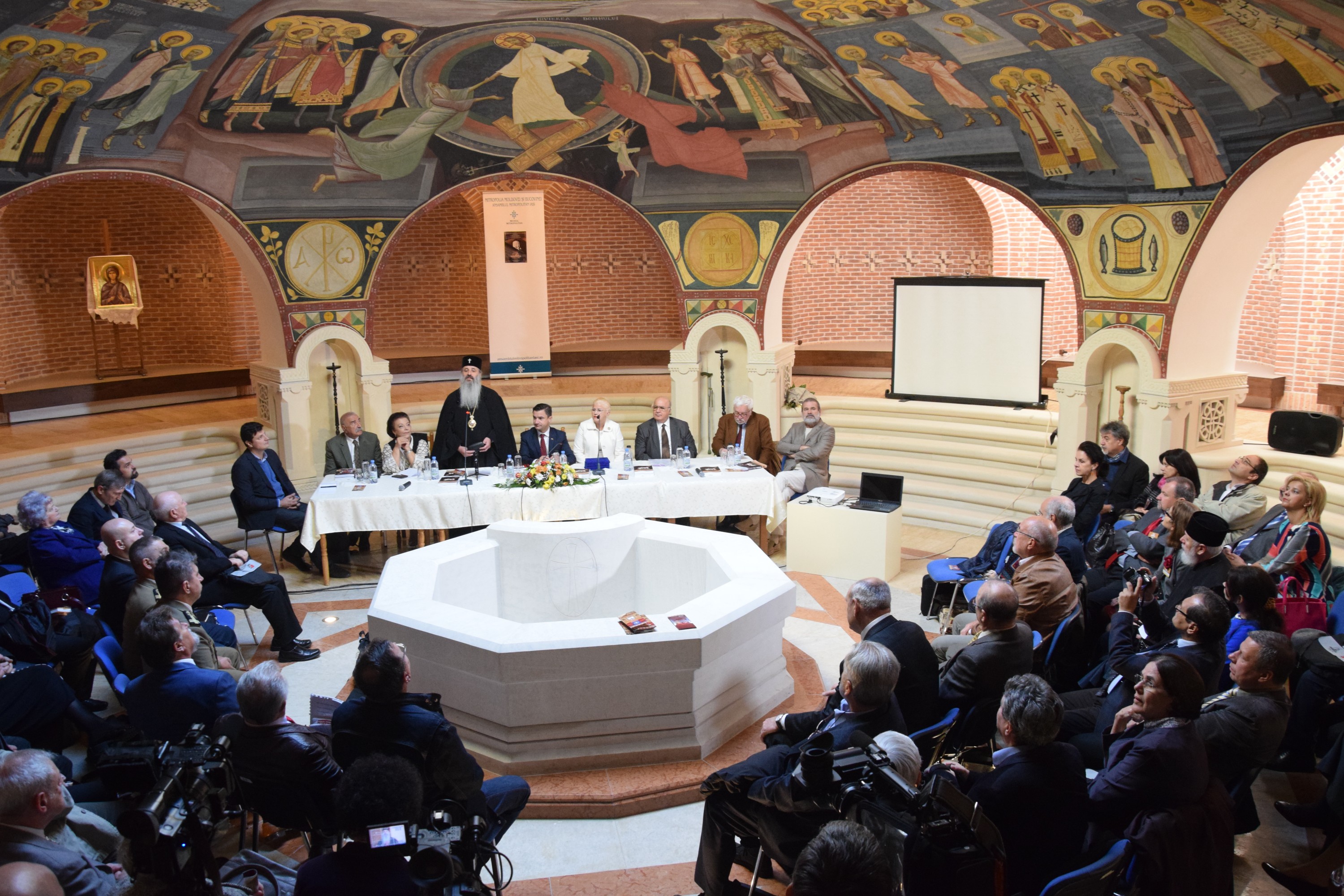 A debutat Simpozionul Internaţional „Monumentul – Tradiţie şi Viitor”