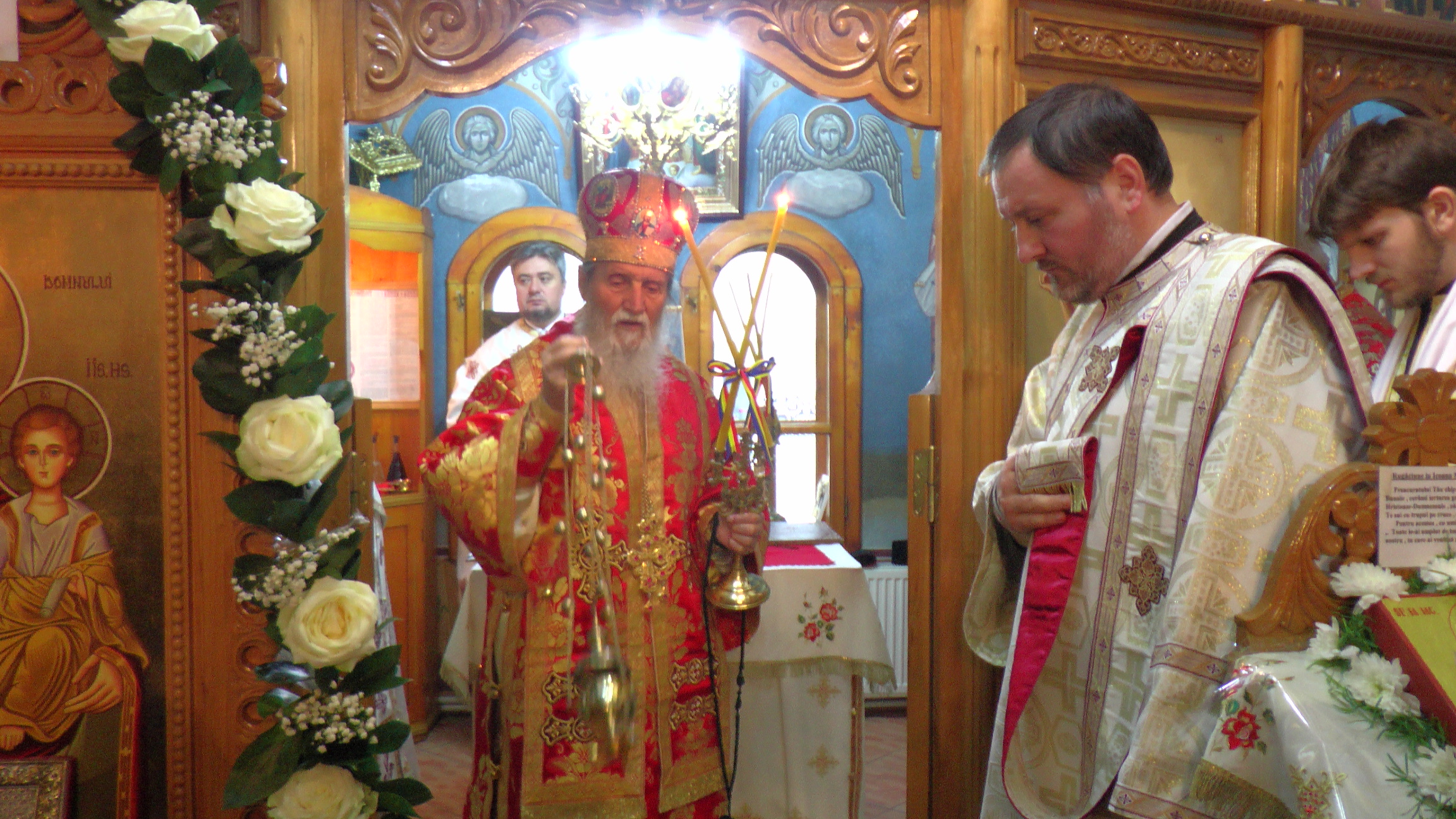 Vizită arhierească la bătrânii din aşezământul Mănăstirii Vatra Dornei