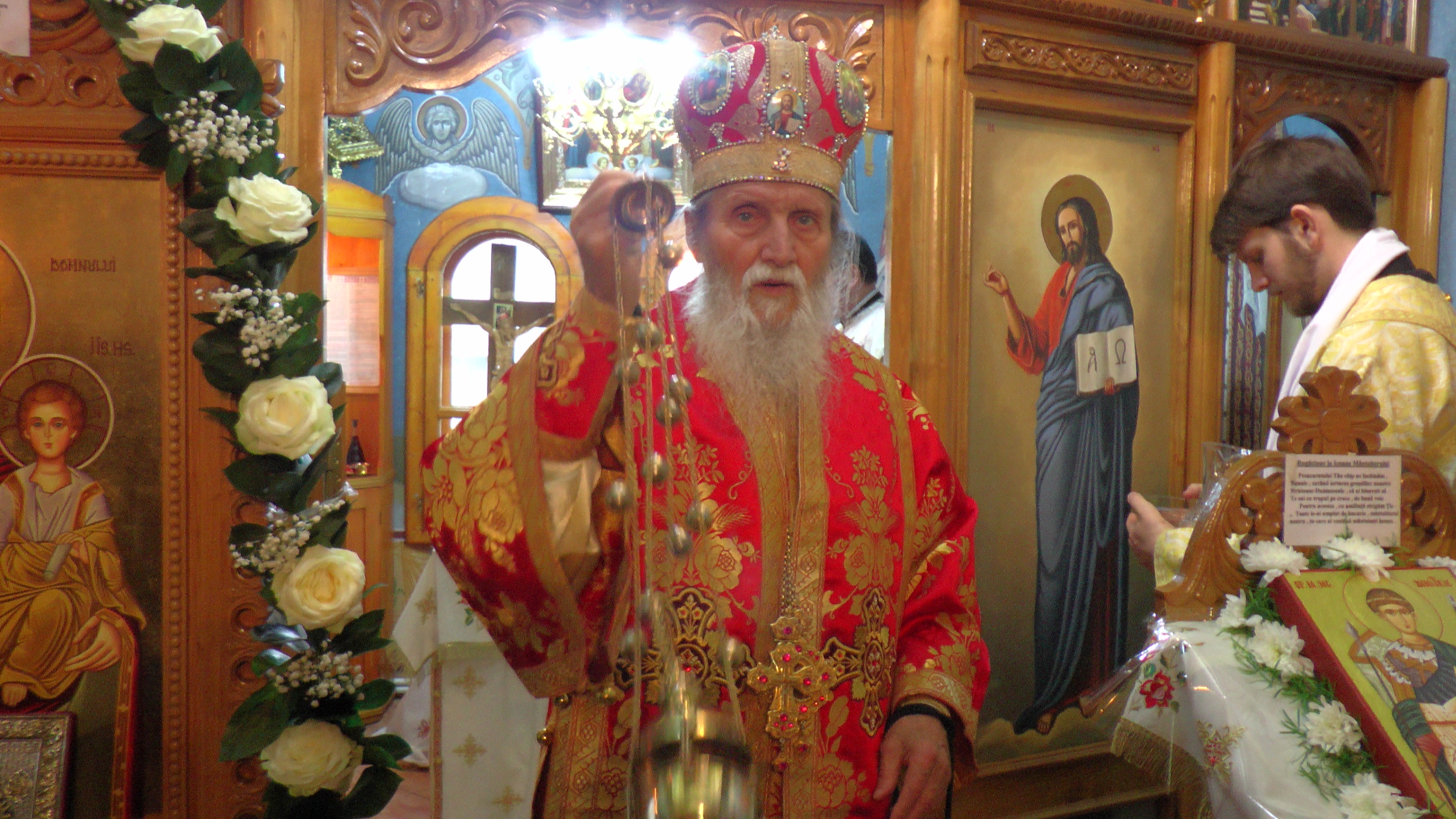 Vizită arhierească la bătrânii din aşezământul Mănăstirii Vatra Dornei