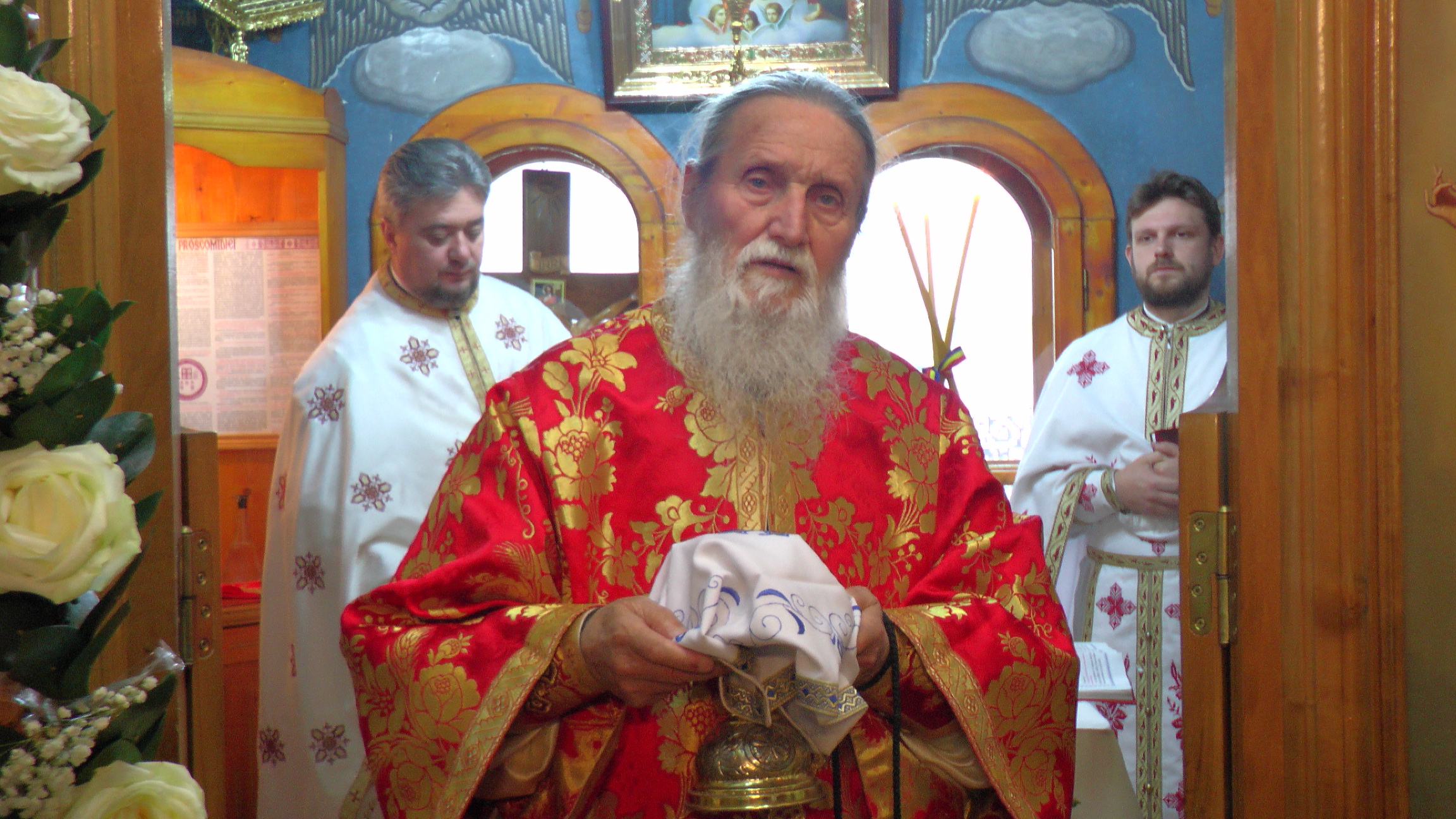 Vizită arhierească la bătrânii din aşezământul Mănăstirii Vatra Dornei