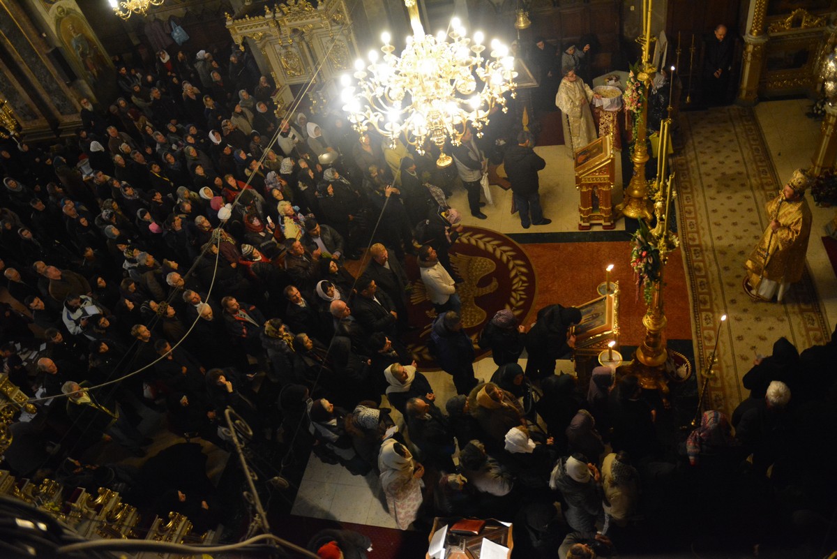 „Sfânta Parascheva ne-a arătat că Dumnezeu biruieşte veacurile“