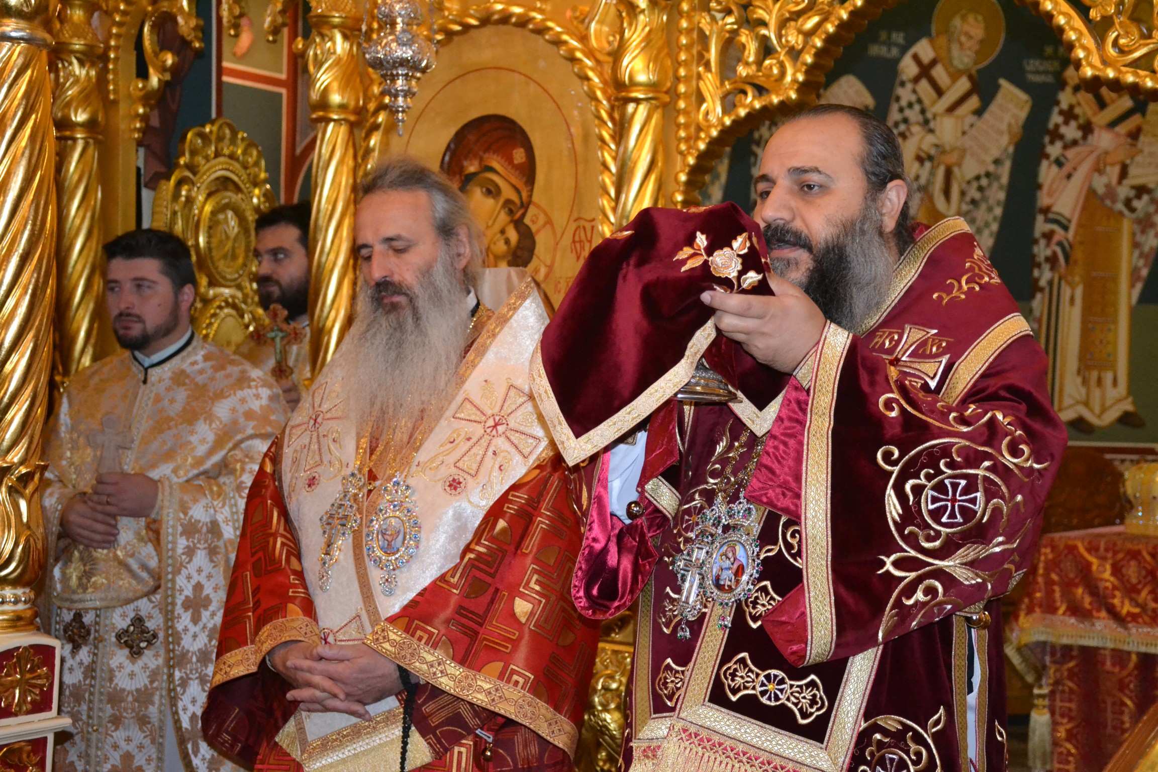 2 mitropoliți, prezenți la evenimentul „Tânărul Botoșănean” 2 mitropoliți, prezenți la evenimentul „Tânărul Botoșănean”