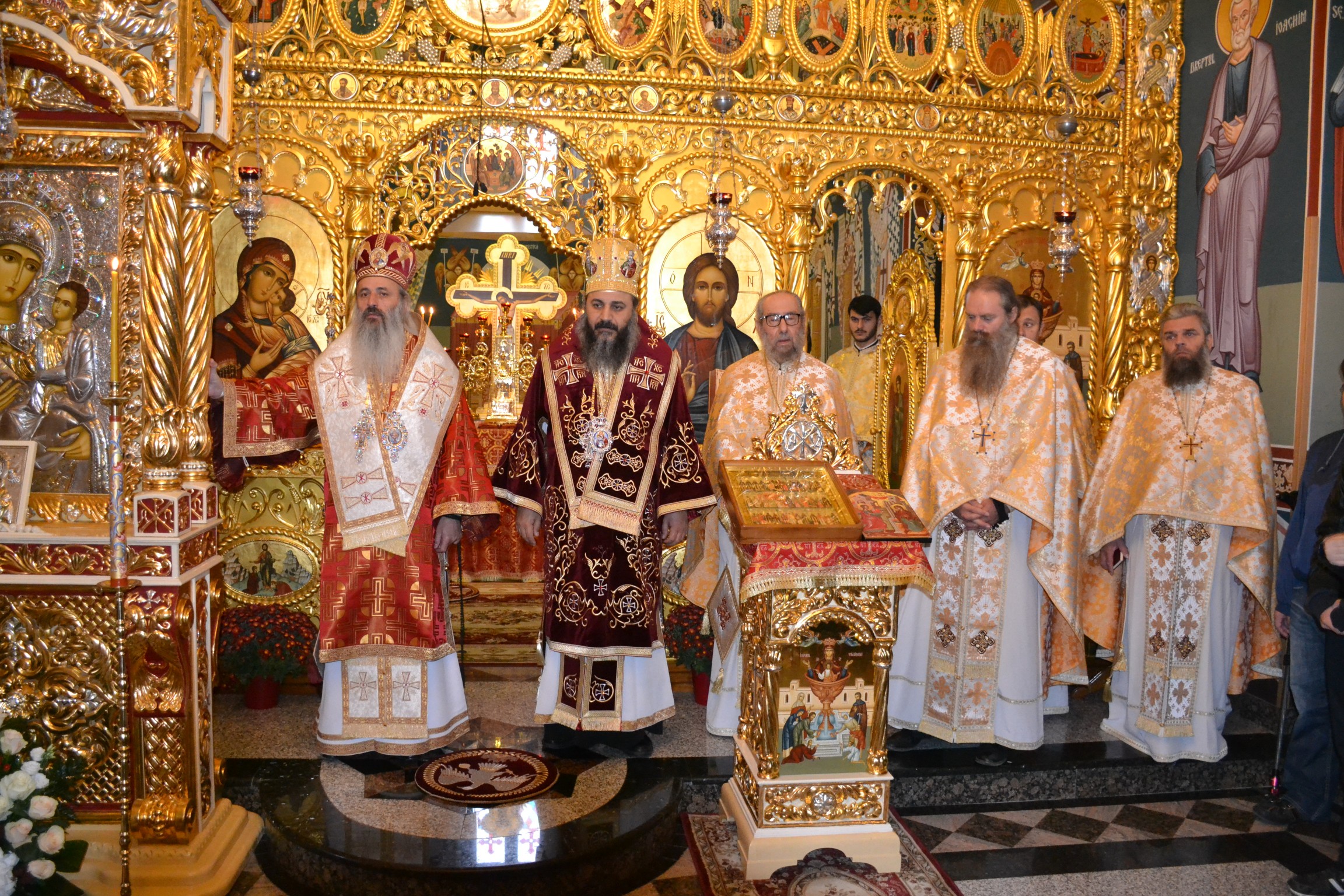 2 mitropoliți, prezenți la evenimentul „Tânărul Botoșănean” 2 mitropoliți, prezenți la evenimentul „Tânărul Botoșănean”