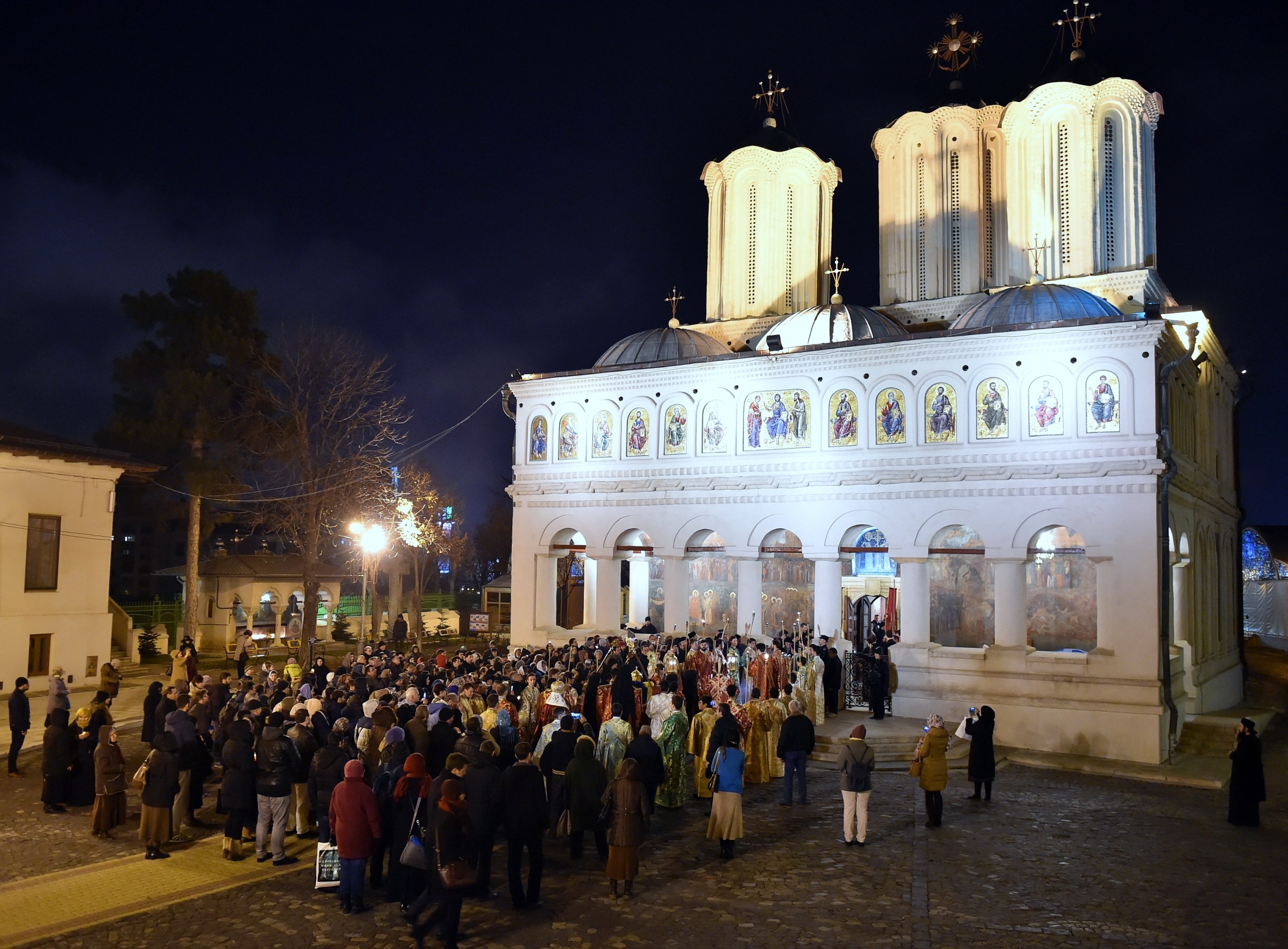 Priveghere şi procesiune în cinstea Sfântului Apostol Andrei, la Catedrala Patriarhală