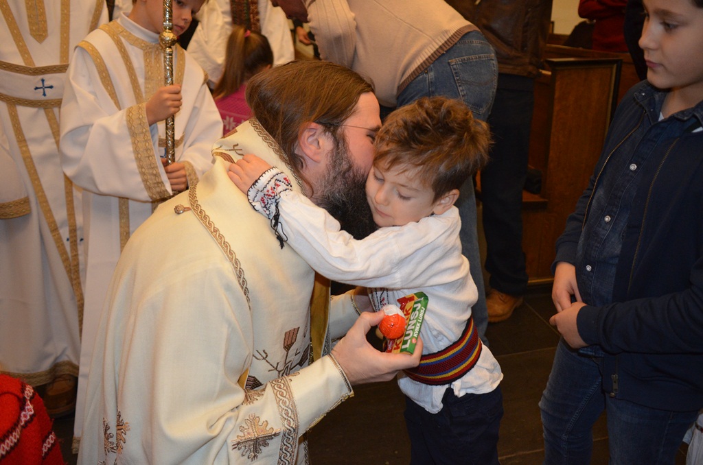 Preasfinţitul Macarie al Europei de Nord: „Să căutăm să trăim precum creștinii din vechime, când dragostea frățească învia din morți”