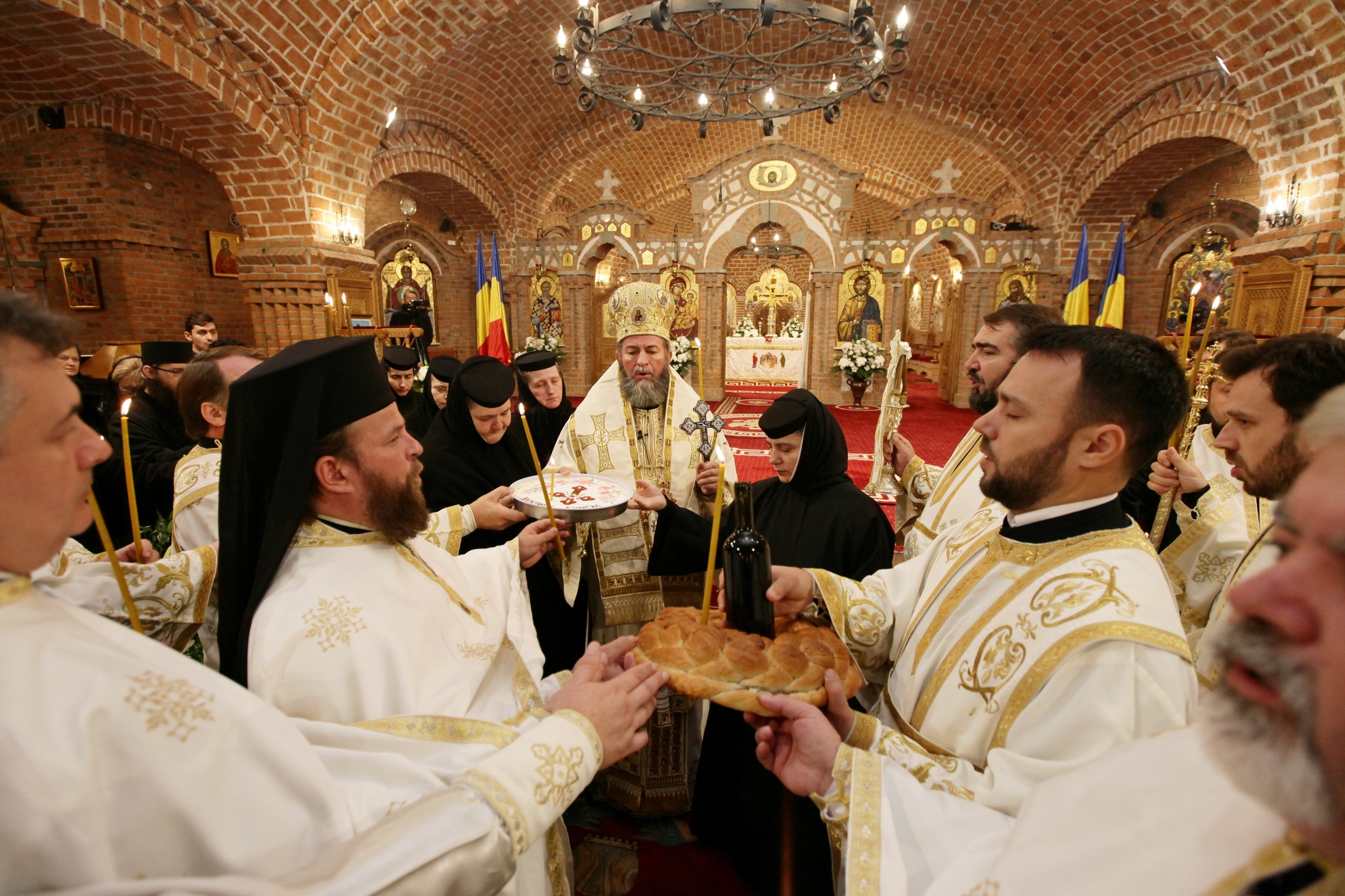 Sfânta Liturghie şi Panihida Mică pentru ÎPS Justinian
