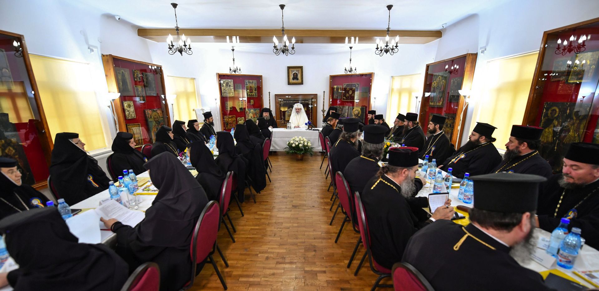 Sinaxă monahală în Arhiepiscopia Bucureștilor. Patriarhul Daniel: „Toate mănăstirile sunt angajate în multe lucrări duhovniceşti, culturale, misionare şi social filantropice”