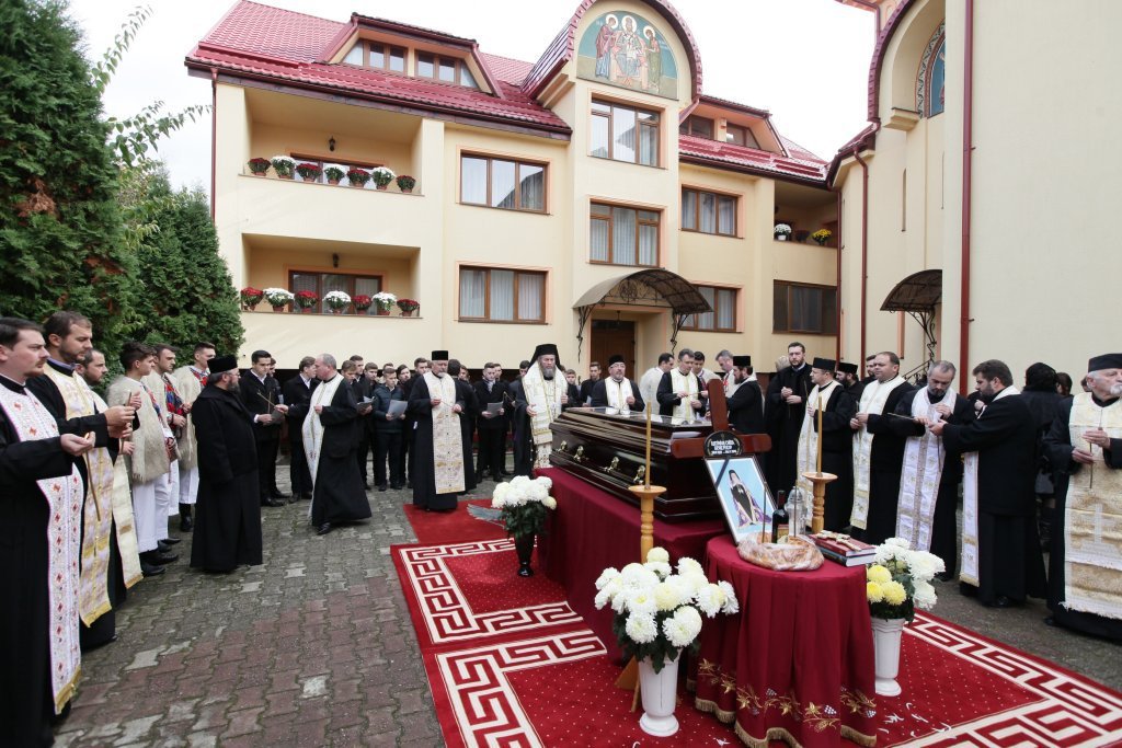 Trupul neînsufleţit al ÎPS Justinian a fost depus la Catedrala din Baia Mare