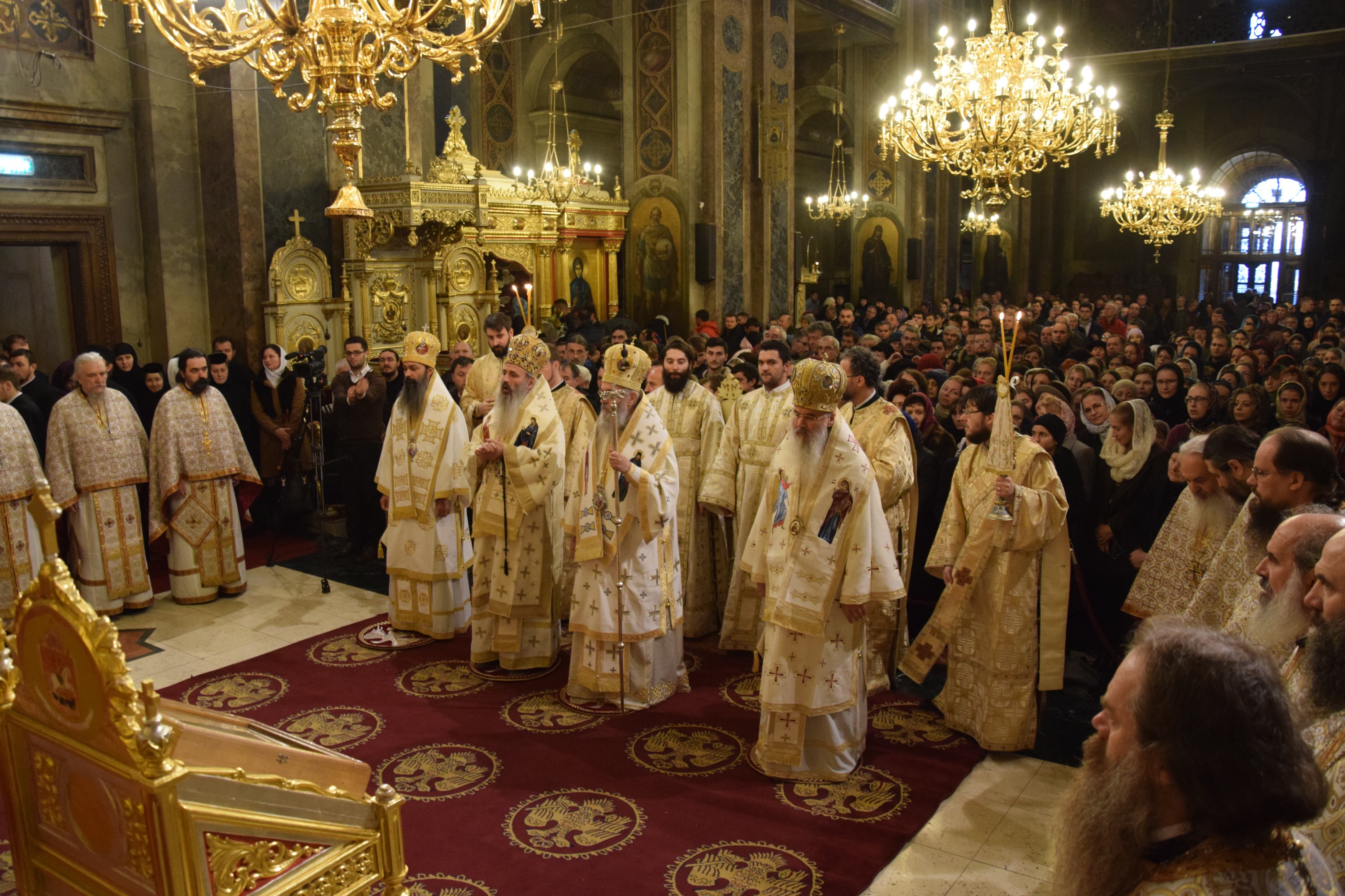 Părintele Rafail Noica, la Iași: „Cine judecă pe aproapele face un pas de lucrare antihristică”