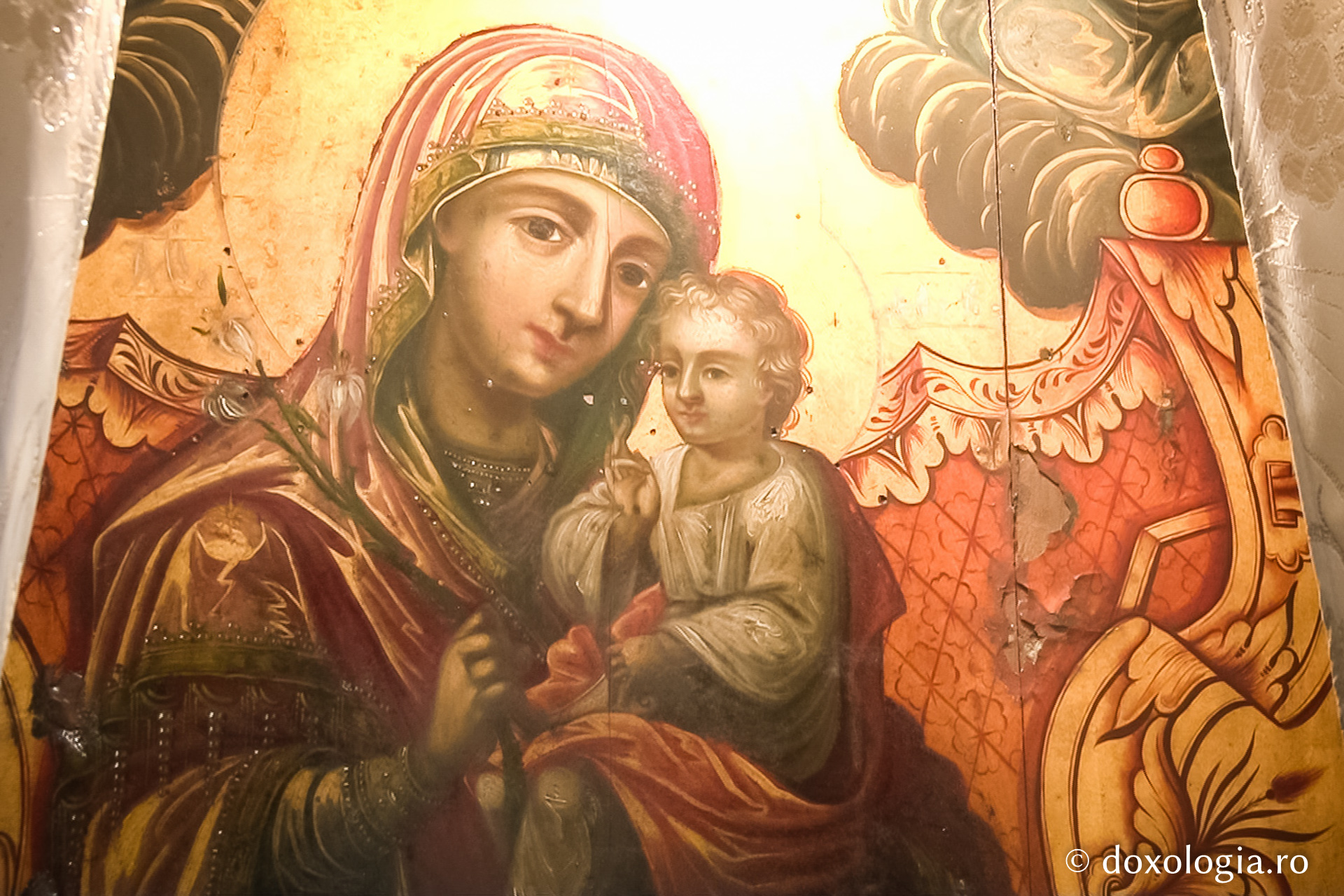 Icoana Maicii Domnului s-a întors singură de la București la Bisericani / Foto: Maria Burlă icoana Maicii Domnului