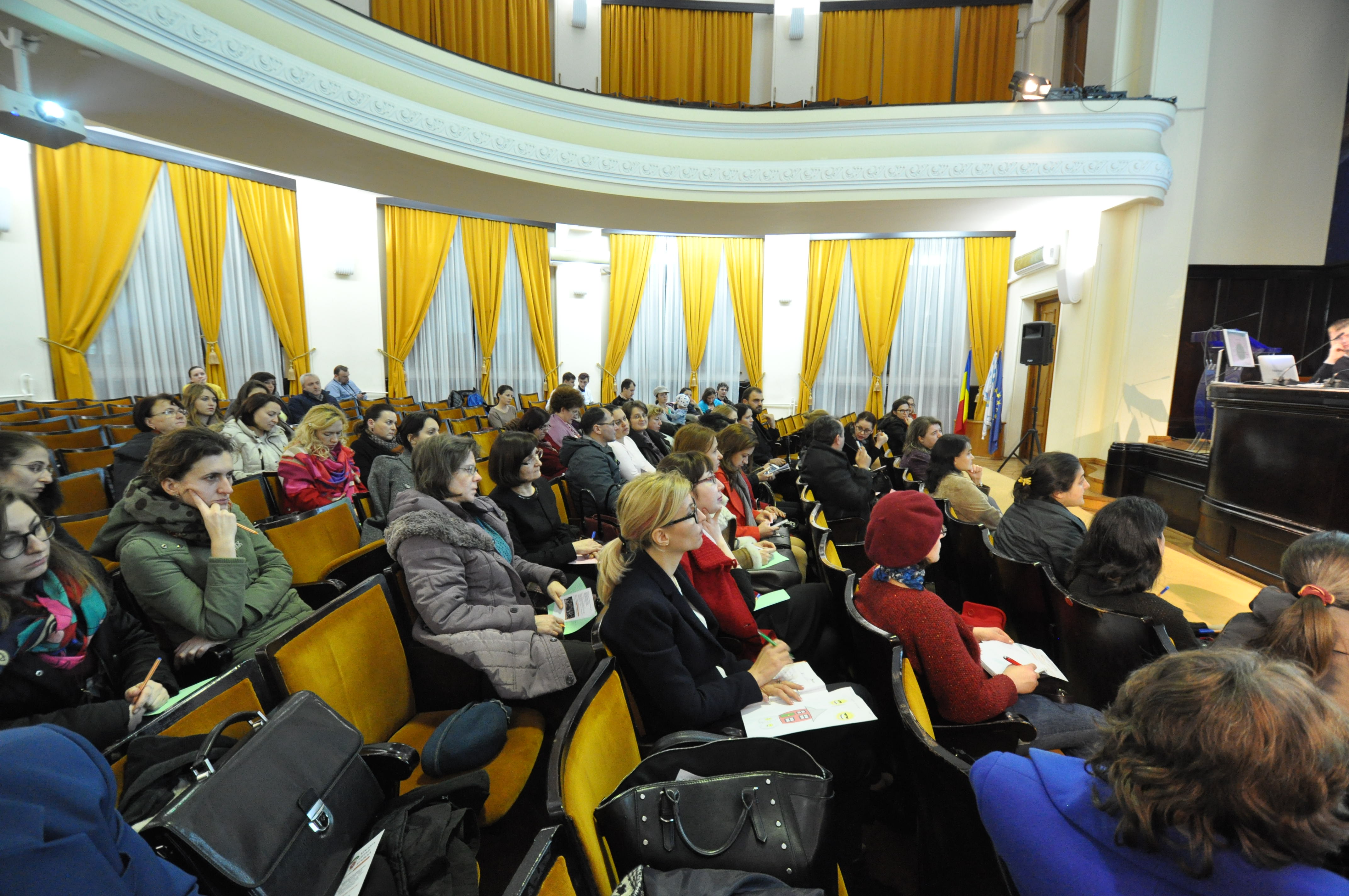 Programul „Şcoala familiei“ a debutat la Iaşi