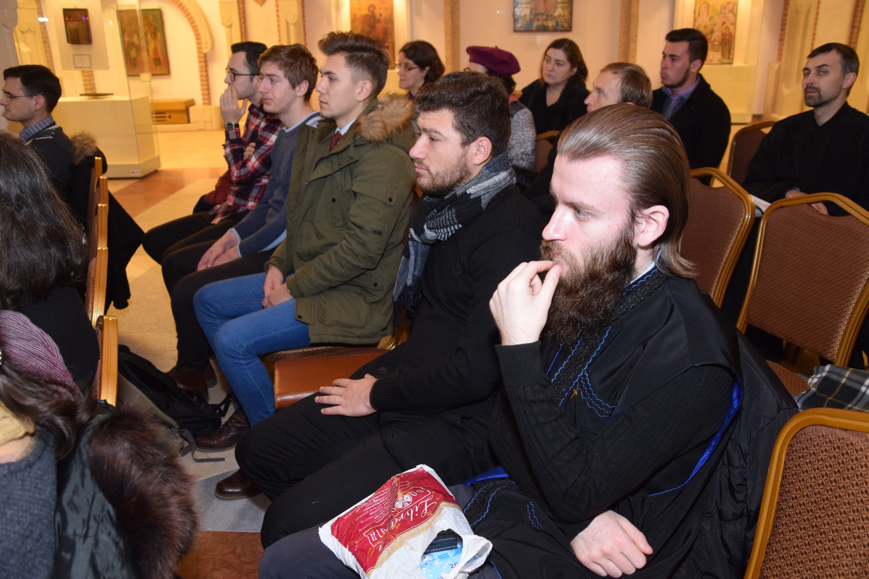 Întâlnire a studenţilor ieşeni cu profesori de teologie din Tesalonic