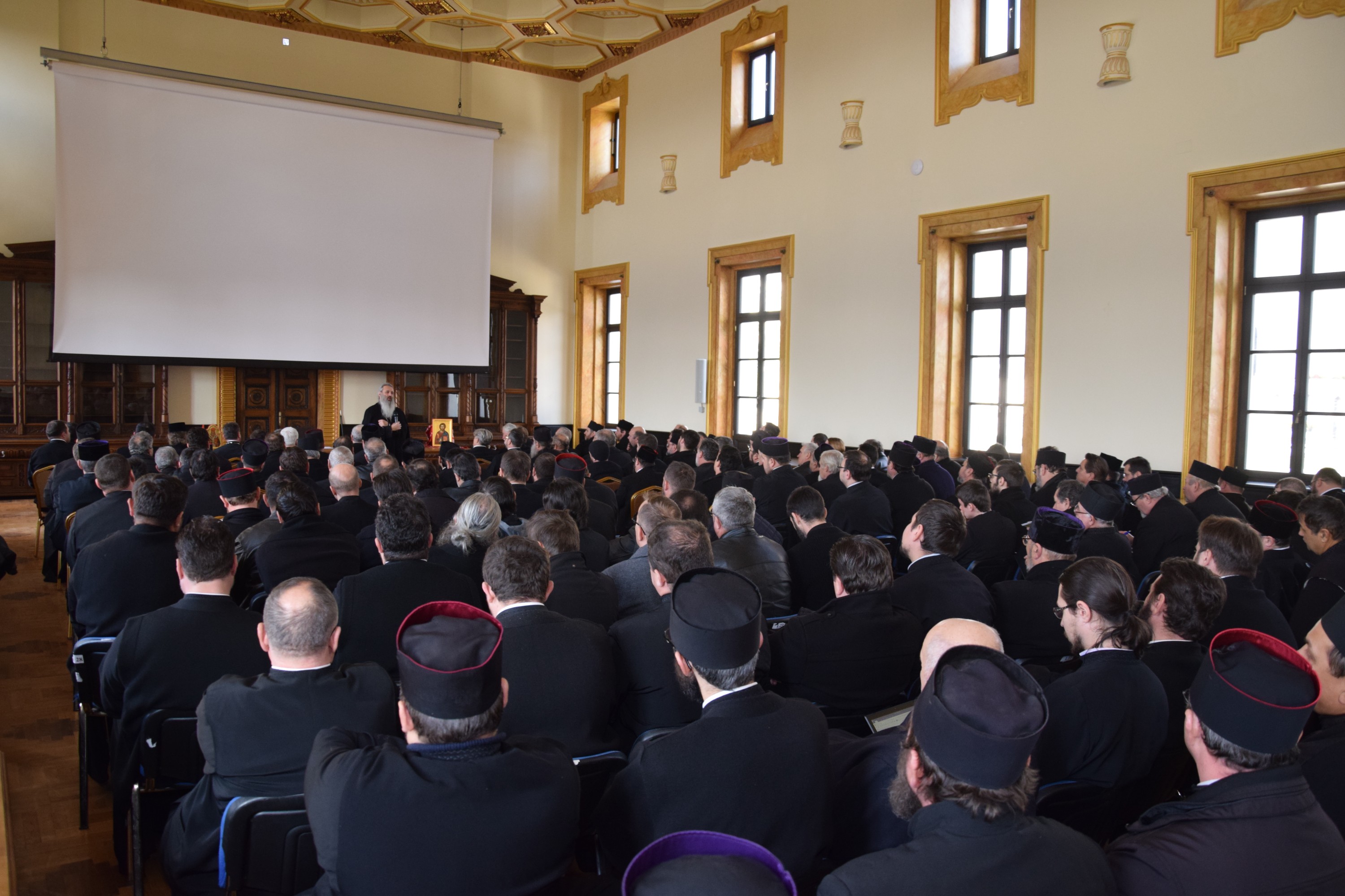 S-au reunit în conferinţă semestrială preoţii din protopopiatele Paşcani şi Hârlău S-au reunit în conferinţă semestrială preoţii din protopopiatele Paşcani şi Hârlău