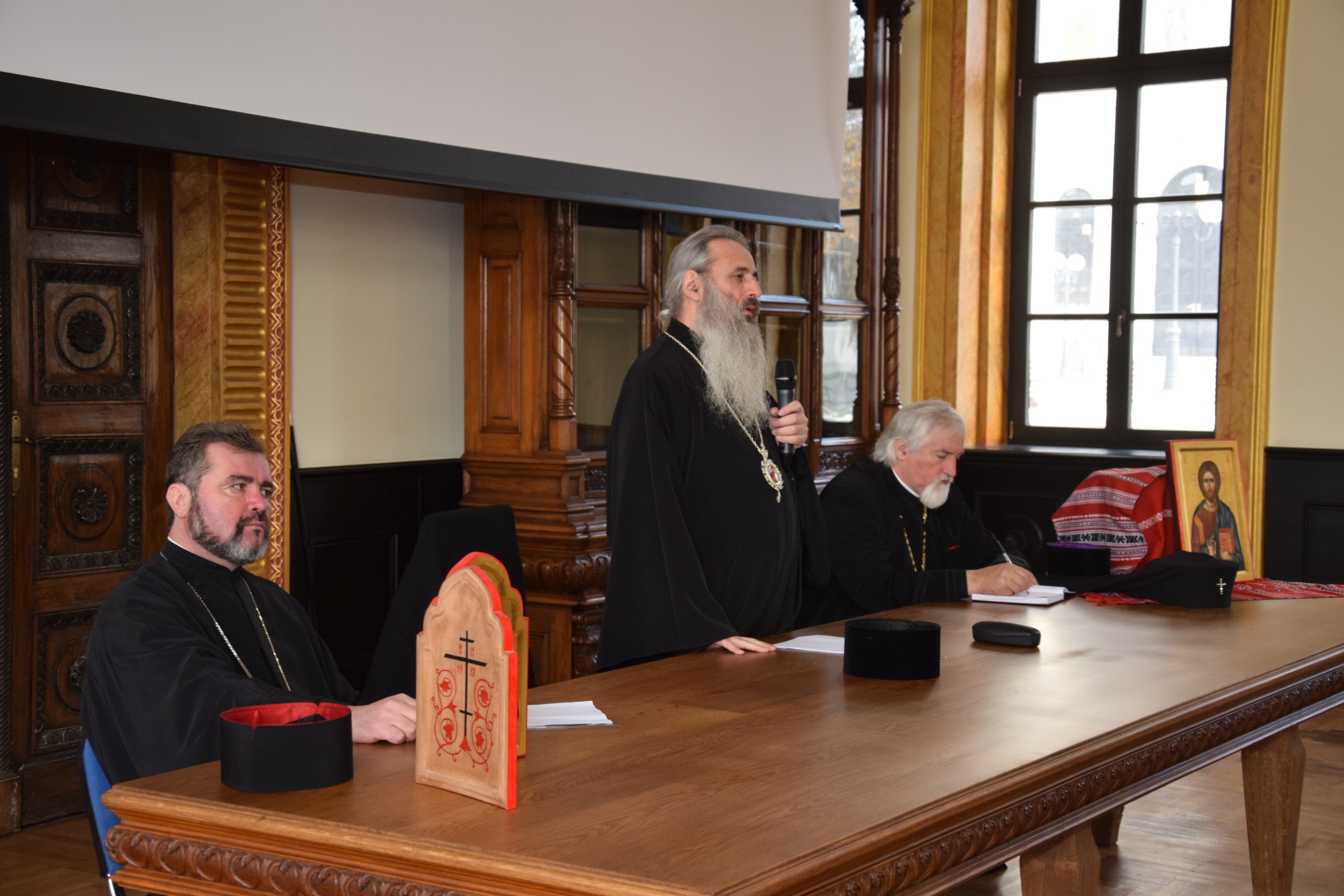 S-au reunit în conferinţă semestrială preoţii din protopopiatele Paşcani şi Hârlău S-au reunit în conferinţă semestrială preoţii din protopopiatele Paşcani şi Hârlău