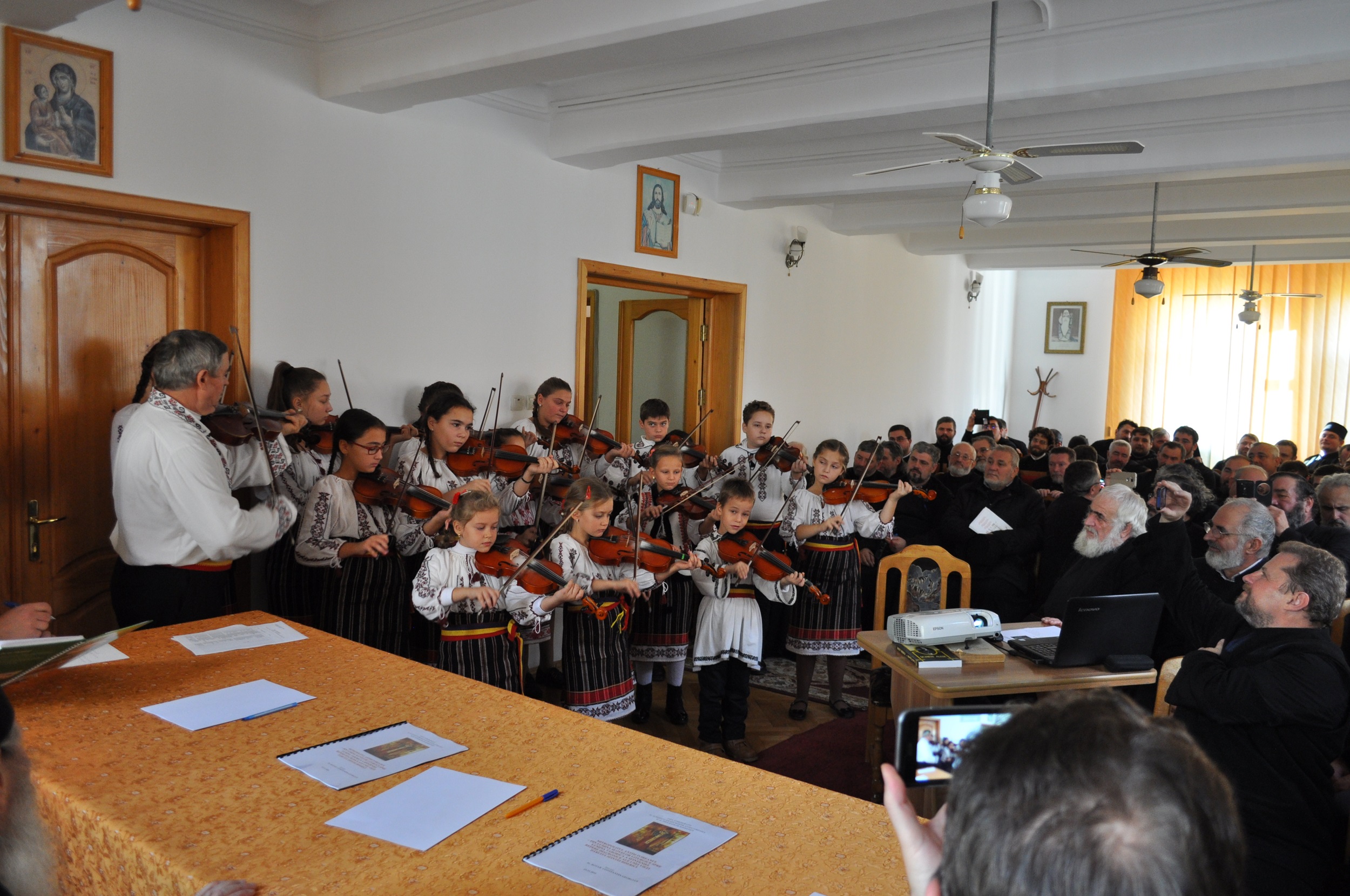 Conferinţă preoţească de toamnă la Fălticeni Conferinţă preoţească de toamnă la Fălticeni