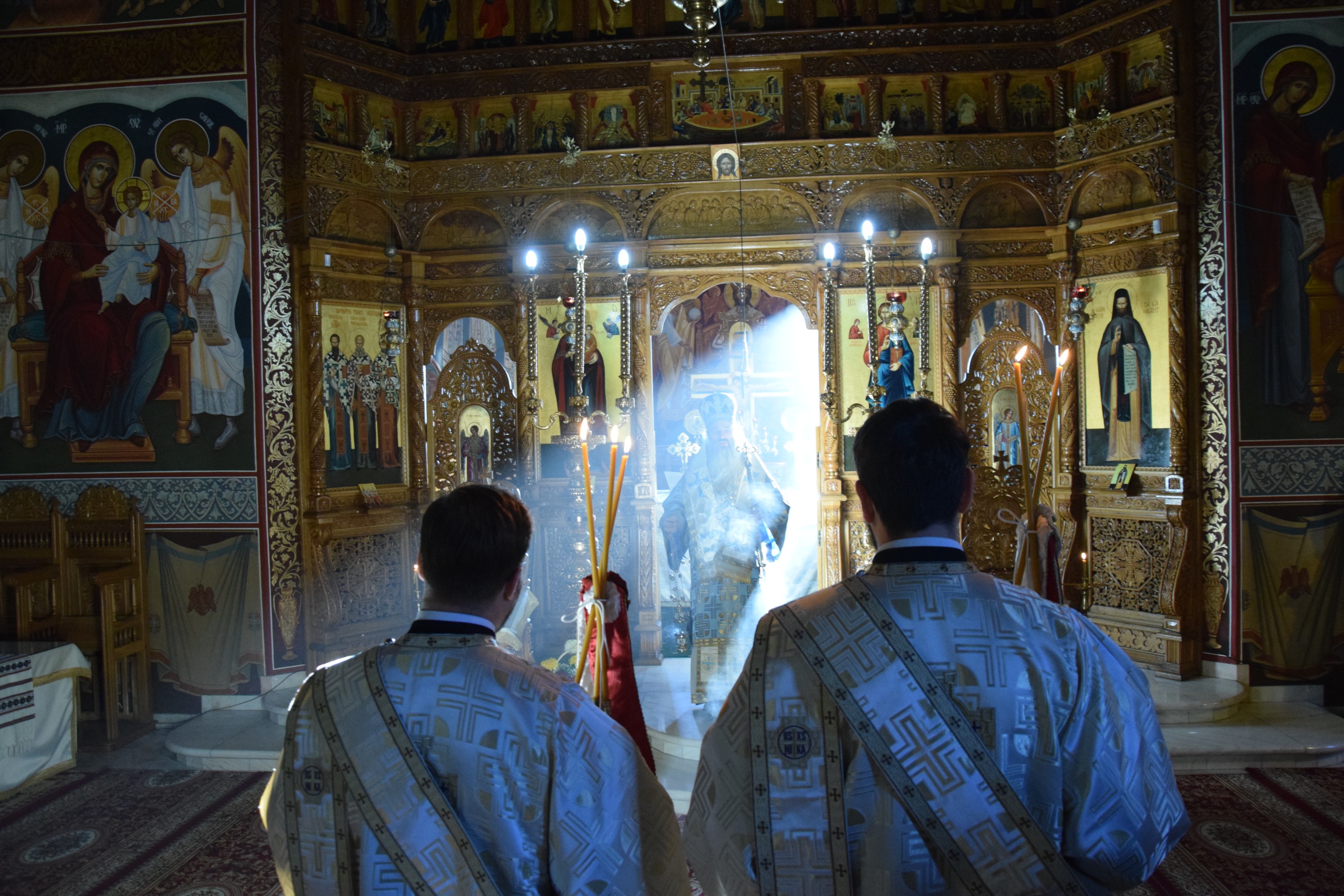 „Am fost trimiși ca să aducem foc din Cer și să-l aprindem pe pământ, în sfintele altare și în inimile oamenilor” „Am fost trimiși ca să aducem foc din Cer și să-l aprindem pe pământ, în sfintele altare și în inimile oamenilor”