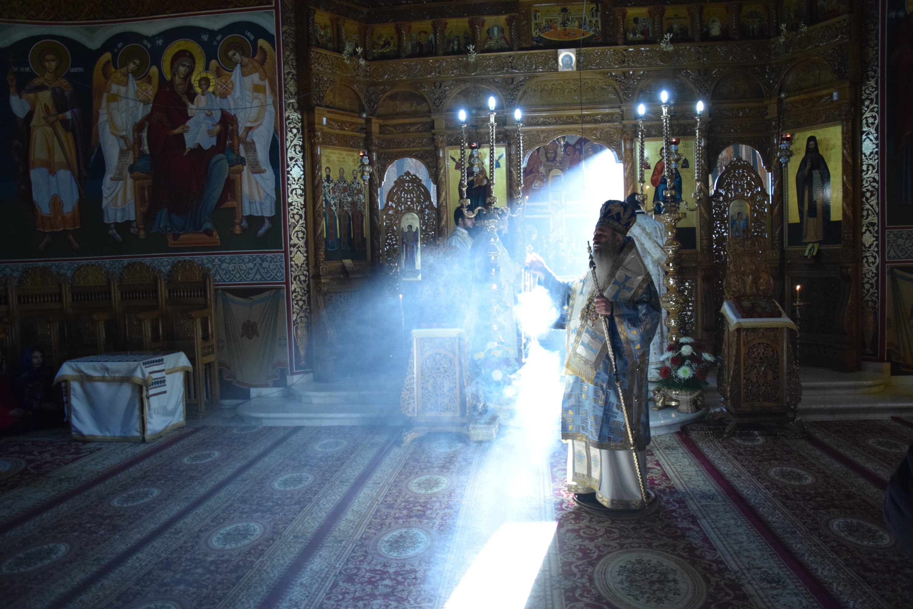 „Am fost trimiși ca să aducem foc din Cer și să-l aprindem pe pământ, în sfintele altare și în inimile oamenilor” „Am fost trimiși ca să aducem foc din Cer și să-l aprindem pe pământ, în sfintele altare și în inimile oamenilor”