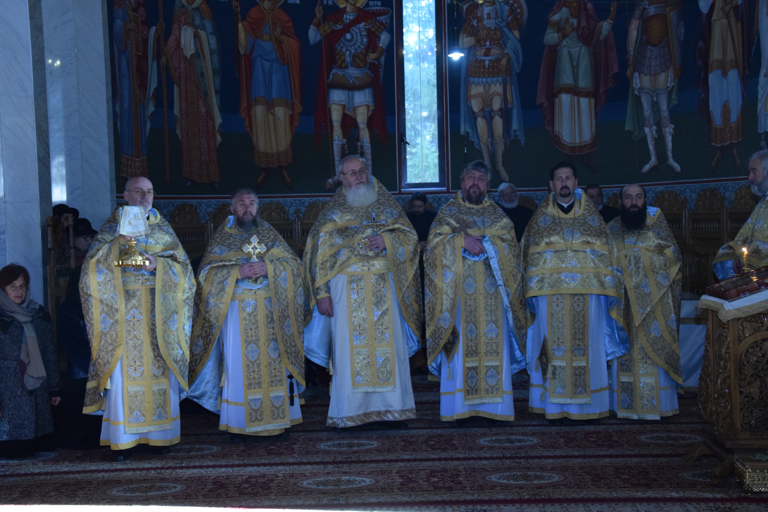 „Am fost trimiși ca să aducem foc din Cer și să-l aprindem pe pământ, în sfintele altare și în inimile oamenilor” „Am fost trimiși ca să aducem foc din Cer și să-l aprindem pe pământ, în sfintele altare și în inimile oamenilor”