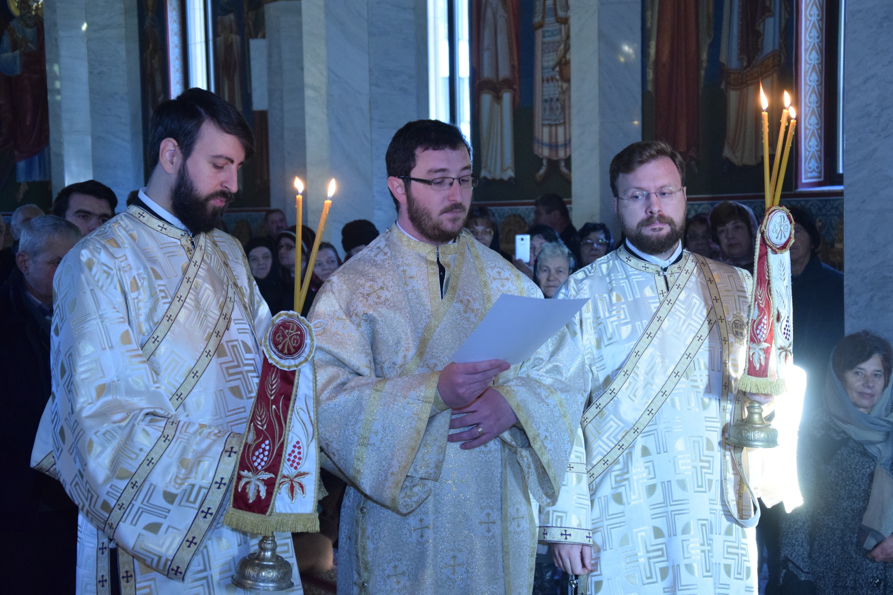 „Am fost trimiși ca să aducem foc din Cer și să-l aprindem pe pământ, în sfintele altare și în inimile oamenilor” „Am fost trimiși ca să aducem foc din Cer și să-l aprindem pe pământ, în sfintele altare și în inimile oamenilor”