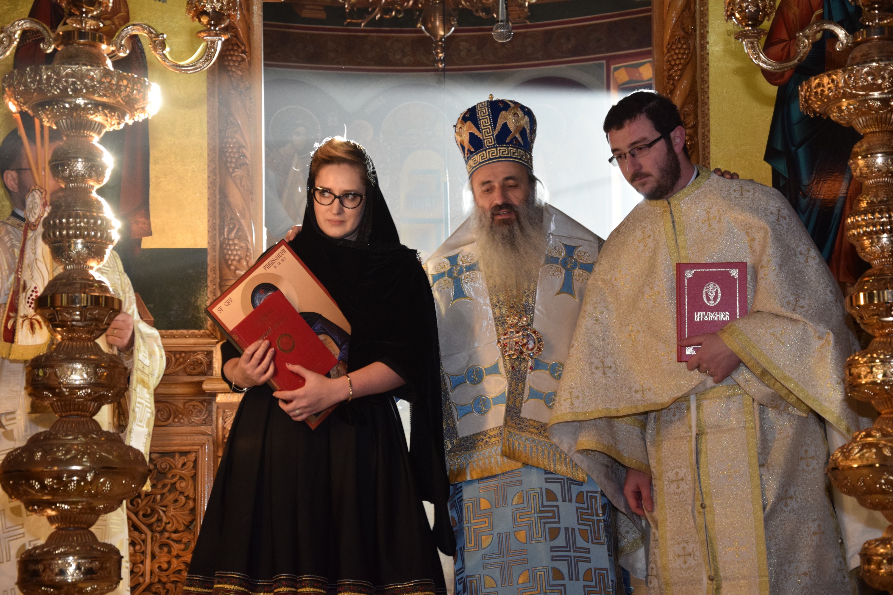 „Am fost trimiși ca să aducem foc din Cer și să-l aprindem pe pământ, în sfintele altare și în inimile oamenilor” „Am fost trimiși ca să aducem foc din Cer și să-l aprindem pe pământ, în sfintele altare și în inimile oamenilor”