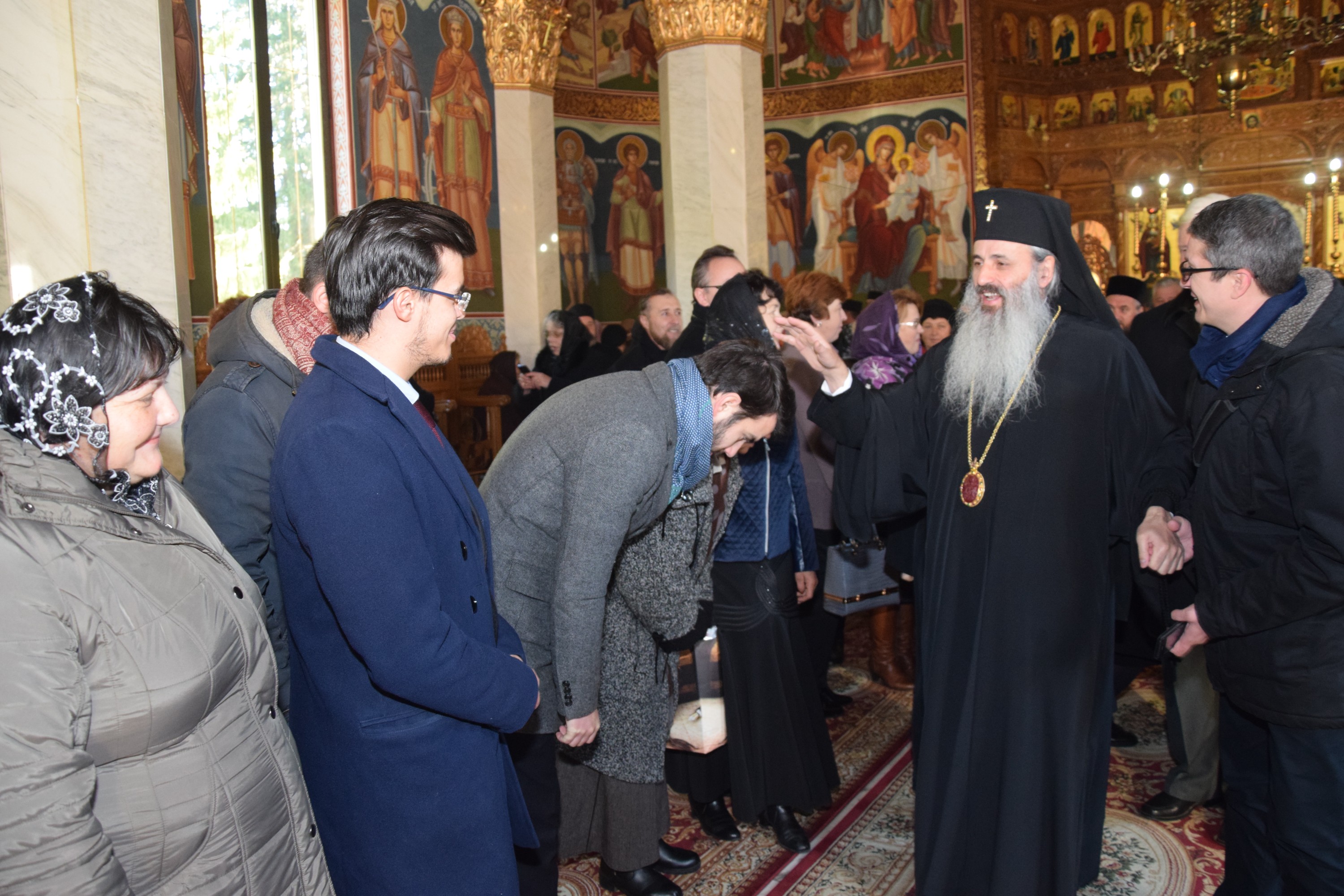 „Am fost trimiși ca să aducem foc din Cer și să-l aprindem pe pământ, în sfintele altare și în inimile oamenilor” „Am fost trimiși ca să aducem foc din Cer și să-l aprindem pe pământ, în sfintele altare și în inimile oamenilor”