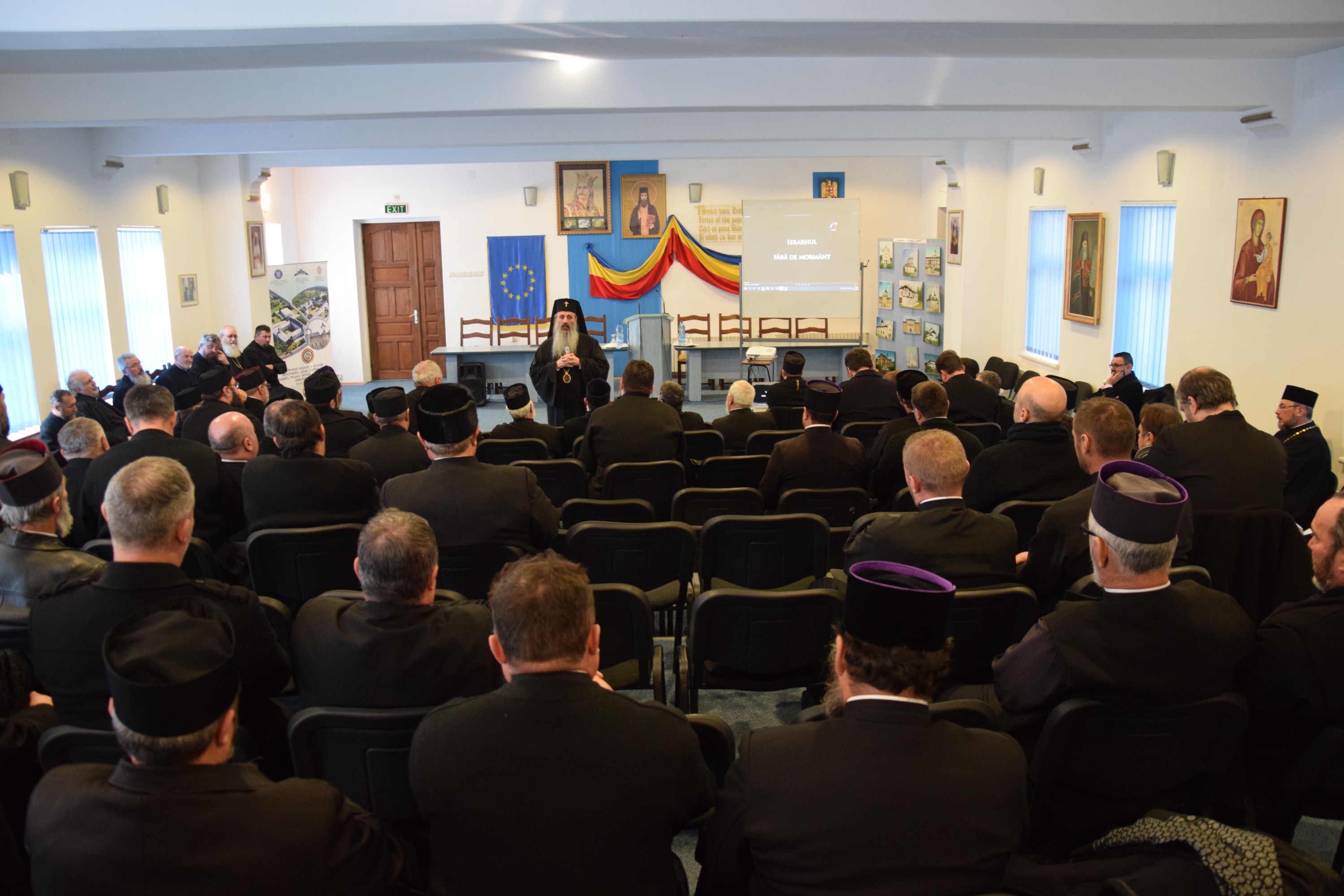 „Am fost trimiși ca să aducem foc din Cer și să-l aprindem pe pământ, în sfintele altare și în inimile oamenilor” „Am fost trimiși ca să aducem foc din Cer și să-l aprindem pe pământ, în sfintele altare și în inimile oamenilor”