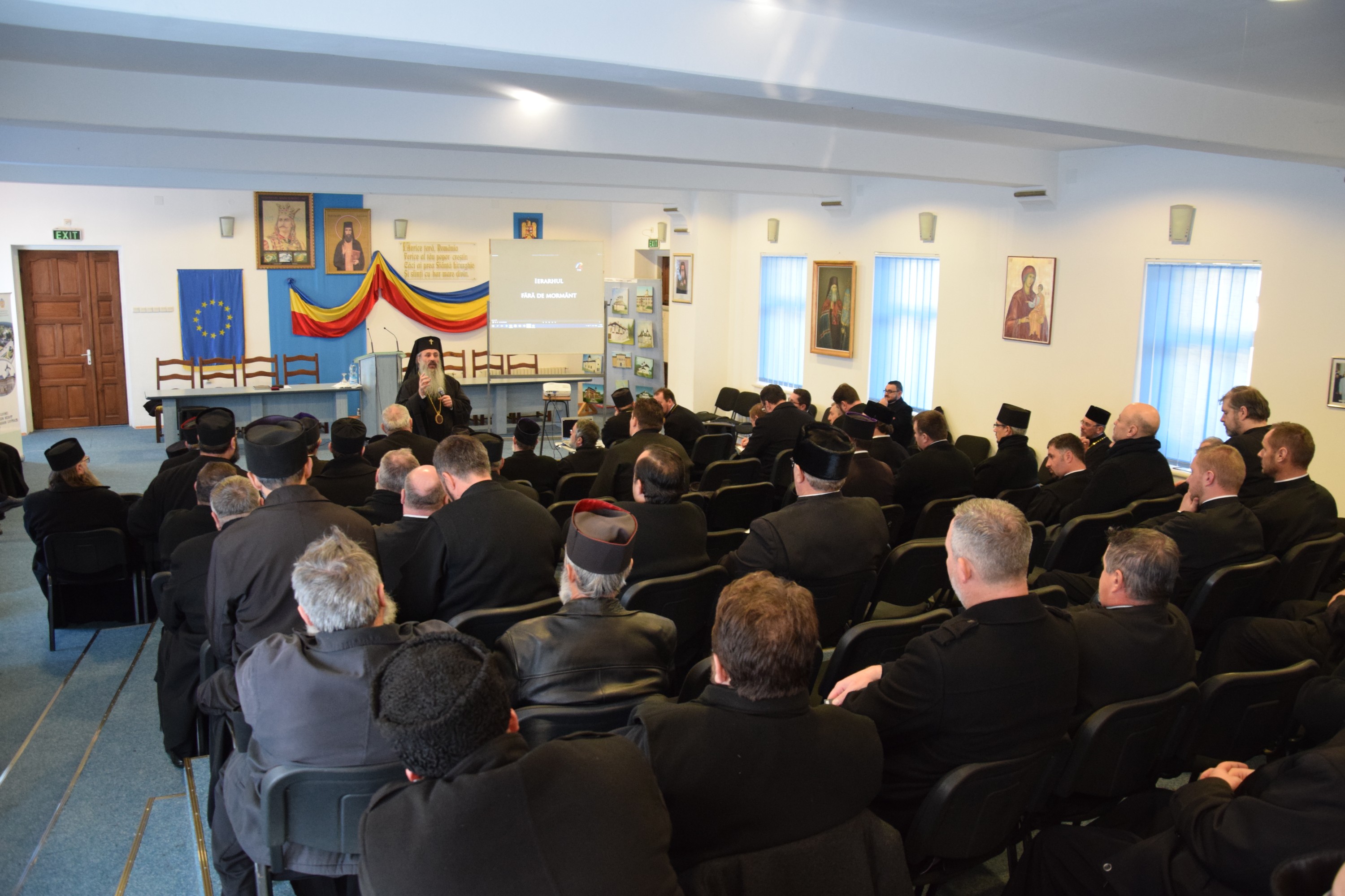 „Am fost trimiși ca să aducem foc din Cer și să-l aprindem pe pământ, în sfintele altare și în inimile oamenilor” „Am fost trimiși ca să aducem foc din Cer și să-l aprindem pe pământ, în sfintele altare și în inimile oamenilor”