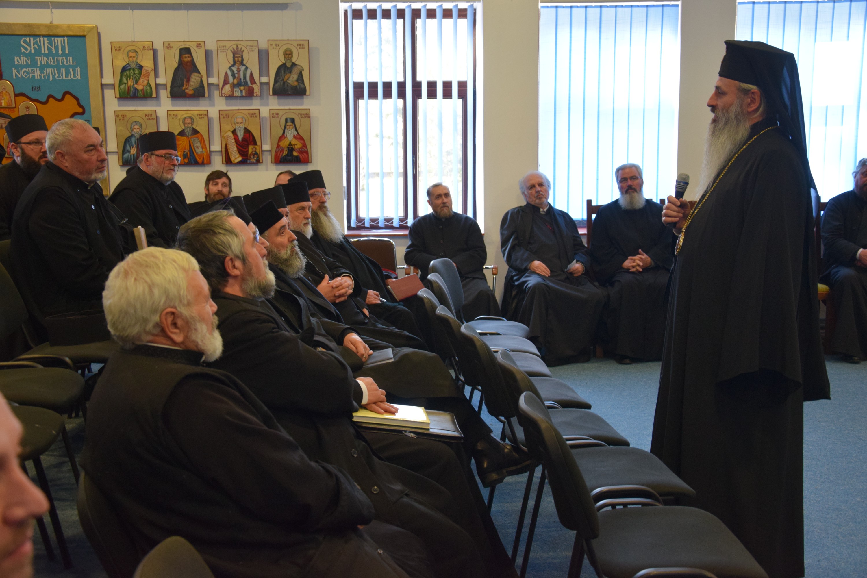 „Am fost trimiși ca să aducem foc din Cer și să-l aprindem pe pământ, în sfintele altare și în inimile oamenilor” „Am fost trimiși ca să aducem foc din Cer și să-l aprindem pe pământ, în sfintele altare și în inimile oamenilor”