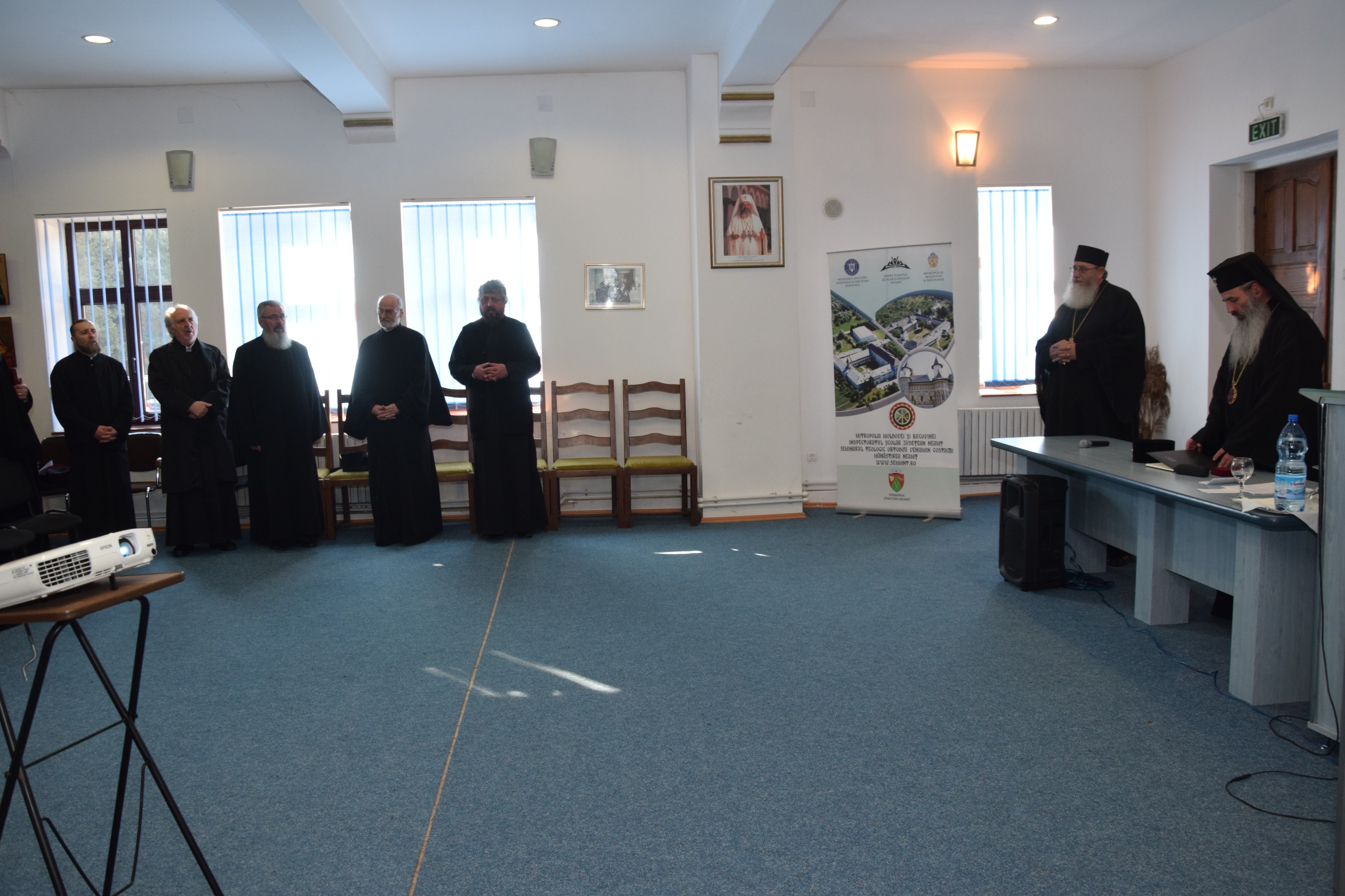 „Am fost trimiși ca să aducem foc din Cer și să-l aprindem pe pământ, în sfintele altare și în inimile oamenilor” „Am fost trimiși ca să aducem foc din Cer și să-l aprindem pe pământ, în sfintele altare și în inimile oamenilor”