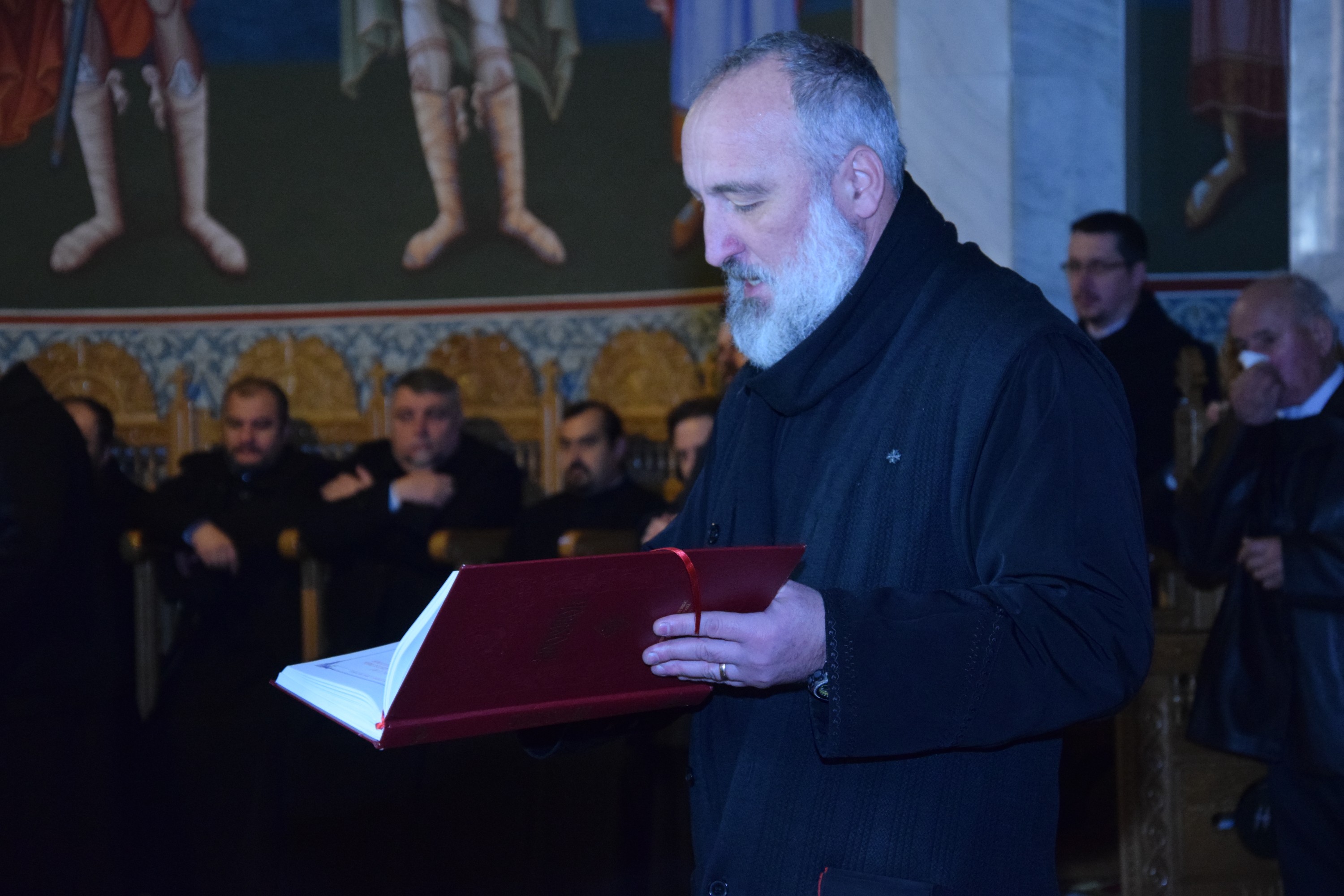 „Am fost trimiși ca să aducem foc din Cer și să-l aprindem pe pământ, în sfintele altare și în inimile oamenilor” „Am fost trimiși ca să aducem foc din Cer și să-l aprindem pe pământ, în sfintele altare și în inimile oamenilor”